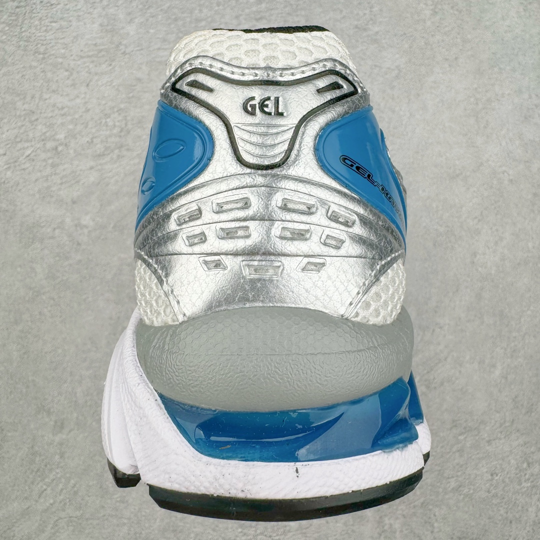 图片[8]-＃HK纯原 ASICS GEL-KAYANO 14 亚瑟士K14系列户外复古潮流百搭织物合成革缓震休闲跑步鞋 原装纸板楦头开发 独家私模五层组合大底 原厂定制缓震硅胶加持 原盒原配 官方四联吊牌 原装Ortholite轻量化鞋垫 设计师 Hidenori Yamashita 以「Flash」一词为灵感 创造出未来感金属色鞋面 改造升级内在性能 由内而外全面革新 为 GEL-KAYANO 家族传承及经典跑鞋文化的延续 创下里程碑式作品 K14跑鞋重新诠释了复古的跑步形状 并以其 2000 年代后期的美学理念重新铺装 银色与蓝色的鞋面极为高档 网面铺陈与鞋面、鞋头多处细节位增添了透气性 鞋后跟部中底上以及多密度耐磨鞋底增加了 GEL 缓震胶 提供高抗冲击性、缓冲性、可保护脚部免受地面冲击的影响 穿着舒适性十足 尺码：35.5 36 37 37.5 38 39 39.5 40.5 41.5 42 42.5 43.5 44 45-选品中心