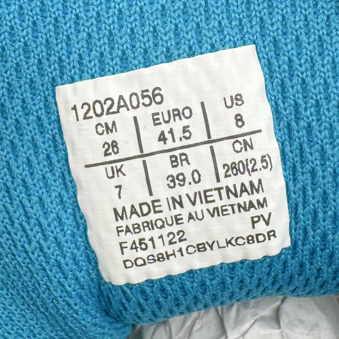 图片[13]-＃HK纯原 ASICS GEL-KAYANO 14 亚瑟士K14系列户外复古潮流百搭织物合成革缓震休闲跑步鞋 原装纸板楦头开发 独家私模五层组合大底 原厂定制缓震硅胶加持 原盒原配 官方四联吊牌 原装Ortholite轻量化鞋垫 设计师 Hidenori Yamashita 以「Flash」一词为灵感 创造出未来感金属色鞋面 改造升级内在性能 由内而外全面革新 为 GEL-KAYANO 家族传承及经典跑鞋文化的延续 创下里程碑式作品 K14跑鞋重新诠释了复古的跑步形状 并以其 2000 年代后期的美学理念重新铺装 银色与蓝色的鞋面极为高档 网面铺陈与鞋面、鞋头多处细节位增添了透气性 鞋后跟部中底上以及多密度耐磨鞋底增加了 GEL 缓震胶 提供高抗冲击性、缓冲性、可保护脚部免受地面冲击的影响 穿着舒适性十足 尺码：35.5 36 37 37.5 38 39 39.5 40.5 41.5 42 42.5 43.5 44 45-选品中心