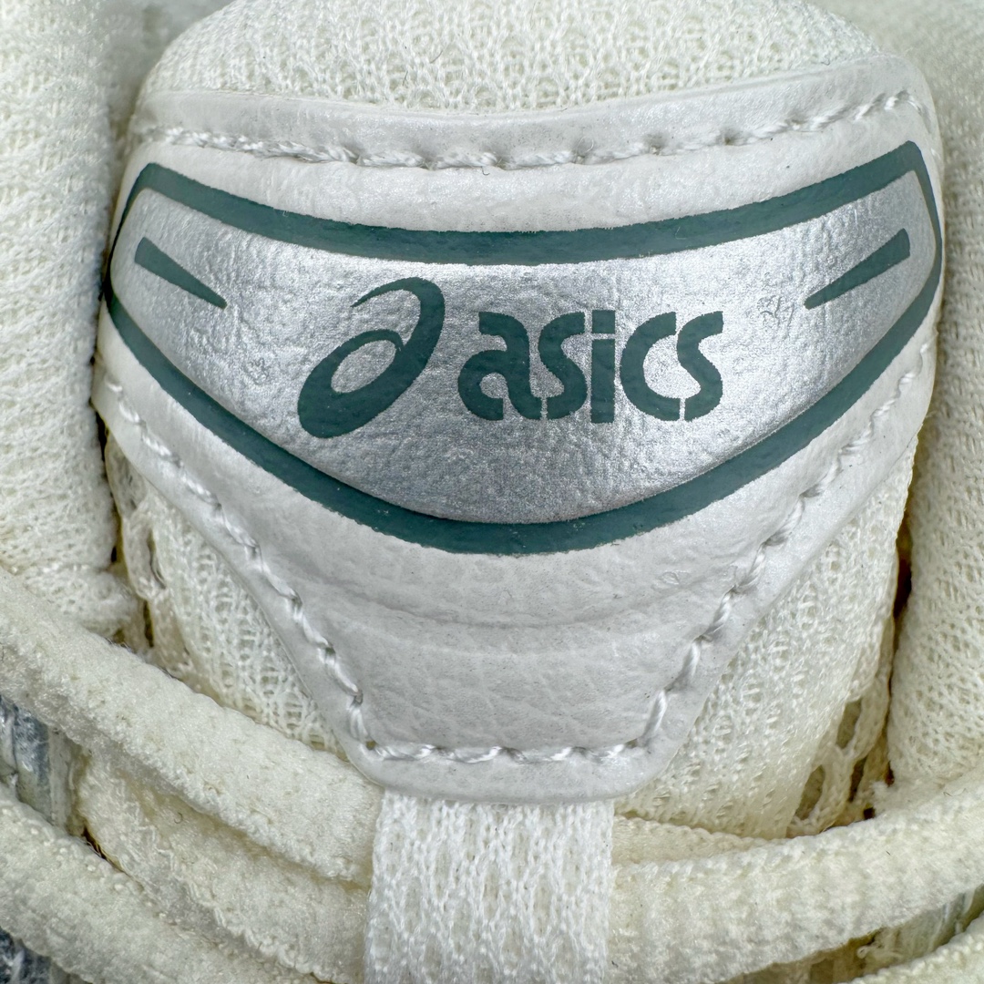 图片[11]-＃HK纯原 ASICS GEL-KAYANO 14 亚瑟士K14系列户外复古潮流百搭织物合成革缓震休闲跑步鞋 原装纸板楦头开发 独家私模五层组合大底 原厂定制缓震硅胶加持 原盒原配 官方四联吊牌 原装Ortholite轻量化鞋垫 设计师 Hidenori Yamashita 以「Flash」一词为灵感 创造出未来感金属色鞋面 改造升级内在性能 由内而外全面革新 为 GEL-KAYANO 家族传承及经典跑鞋文化的延续 创下里程碑式作品 K14跑鞋重新诠释了复古的跑步形状 并以其 2000 年代后期的美学理念重新铺装 银色与蓝色的鞋面极为高档 网面铺陈与鞋面、鞋头多处细节位增添了透气性 鞋后跟部中底上以及多密度耐磨鞋底增加了 GEL 缓震胶 提供高抗冲击性、缓冲性、可保护脚部免受地面冲击的影响 穿着舒适性十足 尺码：35.5 36 37 37.5 38 39 39.5 40.5 41.5 42 42.5 43.5 44 45-选品中心