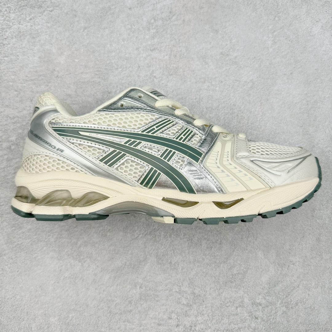 ＃HK纯原 ASICS GEL-KAYANO 14 亚瑟士K14系列户外复古潮流百搭织物合成革缓震休闲跑步鞋 原装纸板楦头开发 独家私模五层组合大底 原厂定制缓震硅胶加持 原盒原配 官方四联吊牌 原装Ortholite轻量化鞋垫 设计师 Hidenori Yamashita 以「Flash」一词为灵感 创造出未来感金属色鞋面 改造升级内在性能 由内而外全面革新 为 GEL-KAYANO 家族传承及经典跑鞋文化的延续 创下里程碑式作品 K14跑鞋重新诠释了复古的跑步形状 并以其 2000 年代后期的美学理念重新铺装 银色与蓝色的鞋面极为高档 网面铺陈与鞋面、鞋头多处细节位增添了透气性 鞋后跟部中底上以及多密度耐磨鞋底增加了 GEL 缓震胶 提供高抗冲击性、缓冲性、可保护脚部免受地面冲击的影响 穿着舒适性十足 尺码：35.5 36 37 37.5 38 39 39.5 40.5 41.5 42 42.5 43.5 44 45-选品中心