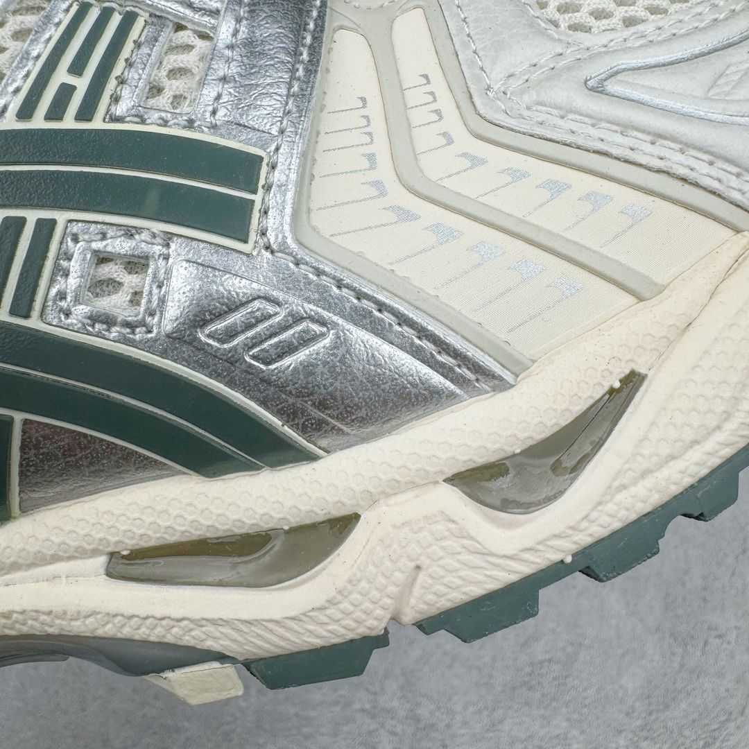 图片[16]-＃HK纯原 ASICS GEL-KAYANO 14 亚瑟士K14系列户外复古潮流百搭织物合成革缓震休闲跑步鞋 原装纸板楦头开发 独家私模五层组合大底 原厂定制缓震硅胶加持 原盒原配 官方四联吊牌 原装Ortholite轻量化鞋垫 设计师 Hidenori Yamashita 以「Flash」一词为灵感 创造出未来感金属色鞋面 改造升级内在性能 由内而外全面革新 为 GEL-KAYANO 家族传承及经典跑鞋文化的延续 创下里程碑式作品 K14跑鞋重新诠释了复古的跑步形状 并以其 2000 年代后期的美学理念重新铺装 银色与蓝色的鞋面极为高档 网面铺陈与鞋面、鞋头多处细节位增添了透气性 鞋后跟部中底上以及多密度耐磨鞋底增加了 GEL 缓震胶 提供高抗冲击性、缓冲性、可保护脚部免受地面冲击的影响 穿着舒适性十足 尺码：35.5 36 37 37.5 38 39 39.5 40.5 41.5 42 42.5 43.5 44 45-选品中心