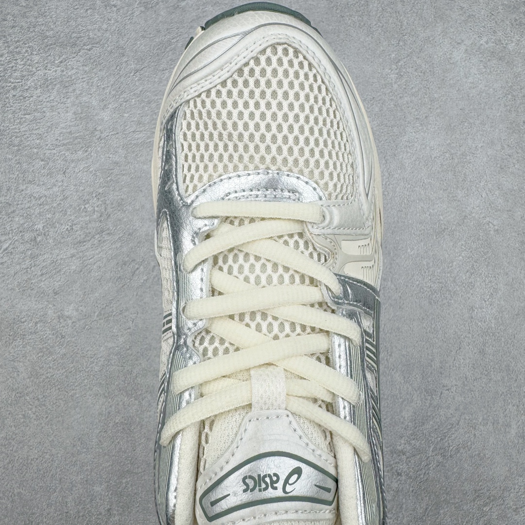 图片[4]-＃HK纯原 ASICS GEL-KAYANO 14 亚瑟士K14系列户外复古潮流百搭织物合成革缓震休闲跑步鞋 原装纸板楦头开发 独家私模五层组合大底 原厂定制缓震硅胶加持 原盒原配 官方四联吊牌 原装Ortholite轻量化鞋垫 设计师 Hidenori Yamashita 以「Flash」一词为灵感 创造出未来感金属色鞋面 改造升级内在性能 由内而外全面革新 为 GEL-KAYANO 家族传承及经典跑鞋文化的延续 创下里程碑式作品 K14跑鞋重新诠释了复古的跑步形状 并以其 2000 年代后期的美学理念重新铺装 银色与蓝色的鞋面极为高档 网面铺陈与鞋面、鞋头多处细节位增添了透气性 鞋后跟部中底上以及多密度耐磨鞋底增加了 GEL 缓震胶 提供高抗冲击性、缓冲性、可保护脚部免受地面冲击的影响 穿着舒适性十足 尺码：35.5 36 37 37.5 38 39 39.5 40.5 41.5 42 42.5 43.5 44 45-选品中心