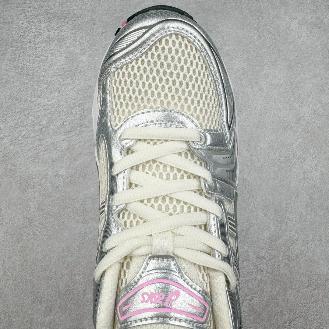 图片[4]-＃HK纯原 ASICS GEL-KAYANO 14 亚瑟士K14系列户外复古潮流百搭织物合成革缓震休闲跑步鞋 原装纸板楦头开发 独家私模五层组合大底 原厂定制缓震硅胶加持 原盒原配 官方四联吊牌 原装Ortholite轻量化鞋垫 设计师 Hidenori Yamashita 以「Flash」一词为灵感 创造出未来感金属色鞋面 改造升级内在性能 由内而外全面革新 为 GEL-KAYANO 家族传承及经典跑鞋文化的延续 创下里程碑式作品 K14跑鞋重新诠释了复古的跑步形状 并以其 2000 年代后期的美学理念重新铺装 银色与蓝色的鞋面极为高档 网面铺陈与鞋面、鞋头多处细节位增添了透气性 鞋后跟部中底上以及多密度耐磨鞋底增加了 GEL 缓震胶 提供高抗冲击性、缓冲性、可保护脚部免受地面冲击的影响 穿着舒适性十足 尺码：35.5 36 37 37.5 38 39 39.5 40.5 41.5 42 42.5 43.5 44 45-选品中心