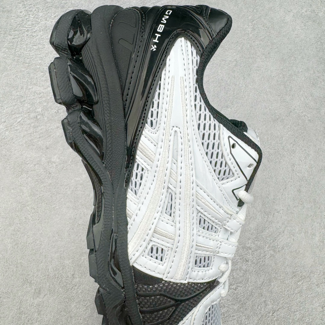 图片[6]-＃HK纯原 ASICS GEL-KAYANO 14 亚瑟士K14系列户外复古潮流百搭织物合成革缓震休闲跑步鞋 原装纸板楦头开发 独家私模五层组合大底 原厂定制缓震硅胶加持 原盒原配 官方四联吊牌 原装Ortholite轻量化鞋垫 设计师 Hidenori Yamashita 以「Flash」一词为灵感 创造出未来感金属色鞋面 改造升级内在性能 由内而外全面革新 为 GEL-KAYANO 家族传承及经典跑鞋文化的延续 创下里程碑式作品 K14跑鞋重新诠释了复古的跑步形状 并以其 2000 年代后期的美学理念重新铺装 银色与蓝色的鞋面极为高档 网面铺陈与鞋面、鞋头多处细节位增添了透气性 鞋后跟部中底上以及多密度耐磨鞋底增加了 GEL 缓震胶 提供高抗冲击性、缓冲性、可保护脚部免受地面冲击的影响 穿着舒适性十足 尺码：35.5 36 37 37.5 38 39 39.5 40.5 41.5 42 42.5 43.5 44 45-选品中心