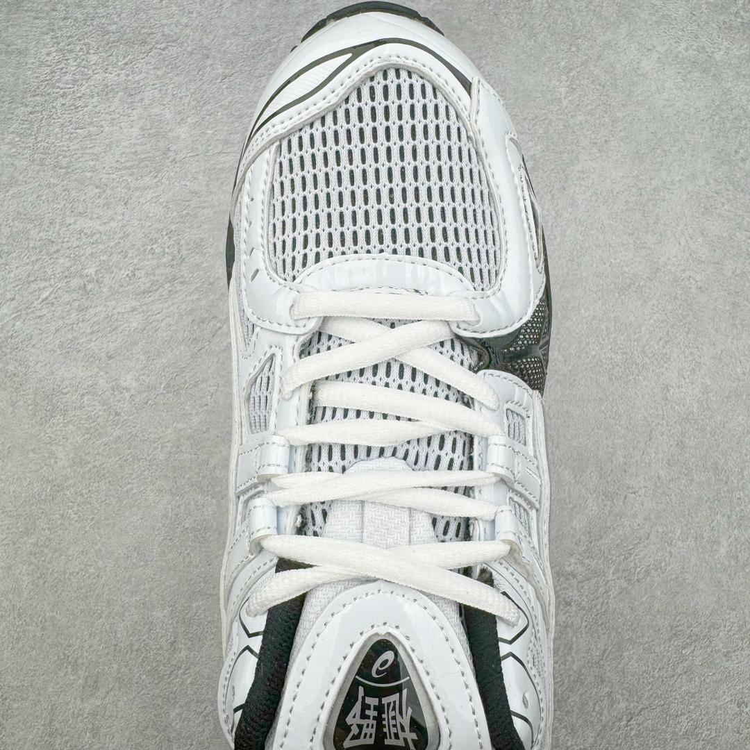 图片[4]-＃HK纯原 ASICS GEL-KAYANO 14 亚瑟士K14系列户外复古潮流百搭织物合成革缓震休闲跑步鞋 原装纸板楦头开发 独家私模五层组合大底 原厂定制缓震硅胶加持 原盒原配 官方四联吊牌 原装Ortholite轻量化鞋垫 设计师 Hidenori Yamashita 以「Flash」一词为灵感 创造出未来感金属色鞋面 改造升级内在性能 由内而外全面革新 为 GEL-KAYANO 家族传承及经典跑鞋文化的延续 创下里程碑式作品 K14跑鞋重新诠释了复古的跑步形状 并以其 2000 年代后期的美学理念重新铺装 银色与蓝色的鞋面极为高档 网面铺陈与鞋面、鞋头多处细节位增添了透气性 鞋后跟部中底上以及多密度耐磨鞋底增加了 GEL 缓震胶 提供高抗冲击性、缓冲性、可保护脚部免受地面冲击的影响 穿着舒适性十足 尺码：35.5 36 37 37.5 38 39 39.5 40.5 41.5 42 42.5 43.5 44 45-选品中心