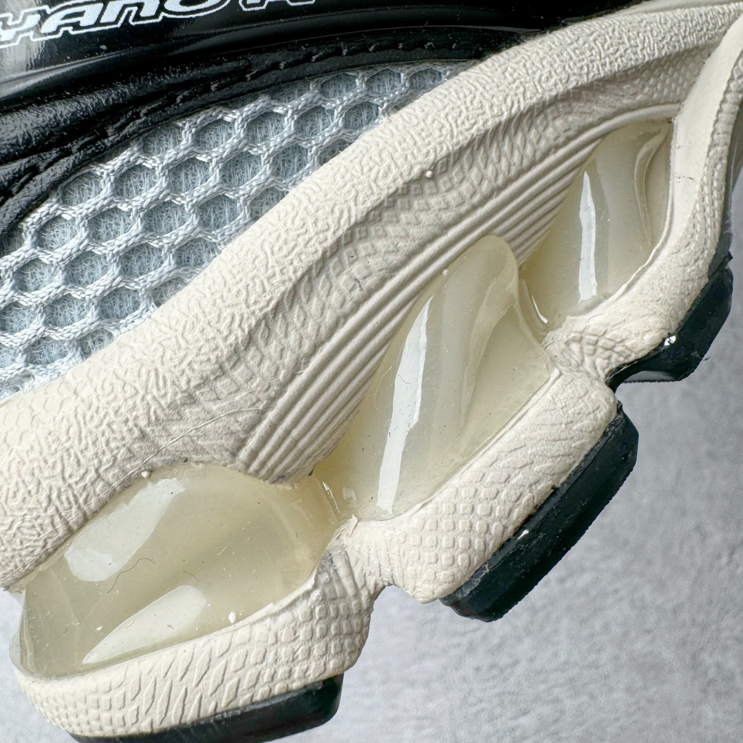 图片[12]-＃HK纯原 ASICS GEL-KAYANO 14 亚瑟士K14系列户外复古潮流百搭织物合成革缓震休闲跑步鞋 原装纸板楦头开发 独家私模五层组合大底 原厂定制缓震硅胶加持 原盒原配 官方四联吊牌 原装Ortholite轻量化鞋垫 设计师 Hidenori Yamashita 以「Flash」一词为灵感 创造出未来感金属色鞋面 改造升级内在性能 由内而外全面革新 为 GEL-KAYANO 家族传承及经典跑鞋文化的延续 创下里程碑式作品 K14跑鞋重新诠释了复古的跑步形状 并以其 2000 年代后期的美学理念重新铺装 银色与蓝色的鞋面极为高档 网面铺陈与鞋面、鞋头多处细节位增添了透气性 鞋后跟部中底上以及多密度耐磨鞋底增加了 GEL 缓震胶 提供高抗冲击性、缓冲性、可保护脚部免受地面冲击的影响 穿着舒适性十足 尺码：35.5 36 37 37.5 38 39 39.5 40.5 41.5 42 42.5 43.5 44 45-选品中心