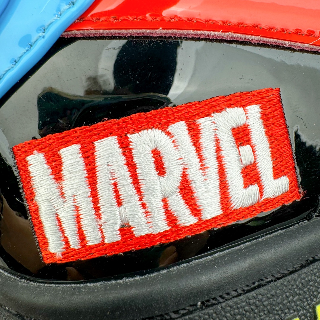图片[15]-＃C版纯原 Marvel x Bape Sta To Low 猿人头经典低帮运动休闲板鞋 漫威超级英雄联名 钢铁侠、美队、绿巨人、黑寡妇、雷神、浣熊 全套原纸板楦头开发 确保原汁原味 市场最完美低趴版型 一比一鞋头弧度高度鞋身弧度 外贸平台指定订单 匠心打造 开发时长超过半年 独家私模磨具冲刀加持 原厂特供皮料光泽色卡零偏差 内里均采用市场最好的超软原厂填充棉 原数据进口机台高频印压LOGO 最高QC检验标准 控制溢胶瑕疵 深浅定位均保持zp一致 中底嵌入Ortholite缓震材质 全套原包装 包含猿人logo 定制防尘袋 尺码：36 36.5 37 38 38.5 40 40.5 41 42 42.5 43 44 44.5 45 46-选品中心