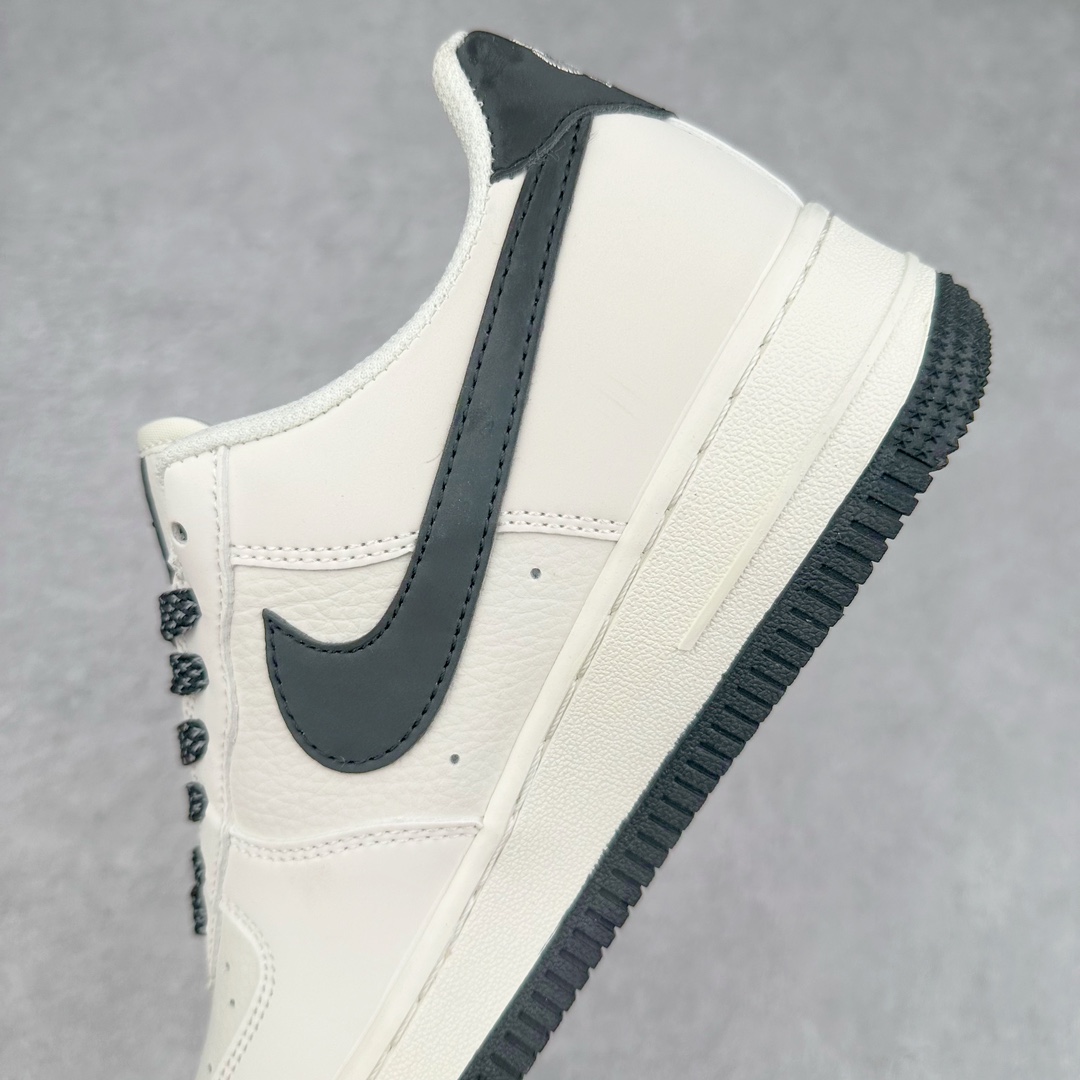 图片[7]-NK Air Force 1´07 Low 空军一号低帮百搭休闲运动板鞋 HD1968-009 柔软、弹性十足的缓震性能和出色的中底设计 横跨复古与现代的外型结合 造就出风靡全球 三十多年的Force 1 直到今天还深受青睐 尺码：36 36.5 37.5 38 38.5 39 40 40.5 41 42 42.5 43 44 44.5 45-选品中心