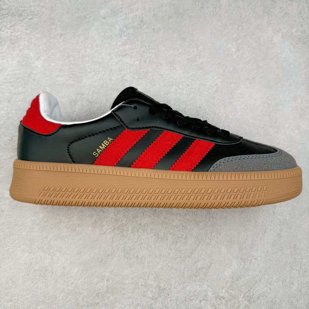 AD Samba XLG 桑巴舞加大厚底版系列德训风百搭松糕休闲运动板鞋生胶底 IE9178 自Originals Samba成功借势Blokecore风潮一跃成为街头巷尾的焦点鞋款后,不论是围绕Samba本身打造的各式「变种版本」,还是以Samba为蓝本打造联名鞋款,都成为了时尚潮流人士日常穿搭首选。Samba XLG是adidas Originals不断扩展XLG系列的一部分,旨在与年轻文化相契合,迎合那些希望通过个性时尚表达自我而不愿牺牲舒适度的年轻群体。街头时尚领域的Gen Z特别偏爱宽松的穿着风格。Samba XLG针对这一点做了创新。它在延续Samba OG经典设计的基础上,迎合年轻群体的穿着习惯,重塑为宽大的鞋身比例轮廓以及加厚中底,让消费者轻松展示自己独特的风格。全新的Samba XLG系列不仅迎合了当下年轻群体的穿搭习惯,加宽了鞋身比例以及将中底进一步增厚,在视觉比例上更加饱满,同时还保留了经典Samba的细节,这样一来,鞋迷朋友在穿搭上不仅能更加个性化,而且还能延续一定的复古感受。尺码：36 36⅔ 37⅓ 38 38⅔ 39⅓ 40 40⅔ 41⅓ 42 42⅔ 43⅓ 44 45-选品中心