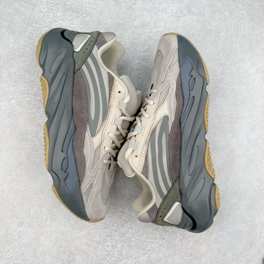 图片[3]-＃JC纯原 Yeezy Boost Runner 700V2 火山灰 FU7914 原楦原纸板开发 完美低趴原鞋韵味 市场同价位区间 性价比绝无第二家 正确头层牛巴革材质 原厂3D档案数据 原厂纸板 头层皮料 细节与正品对版 中底内置 Basf 科技 材质轻便 穿着软硬适中 全套纸板模具 原厂3M反光材料 尺码：36 36.5 37 38 38.5 39 40 40.5 41 42 42.5 43 44 44.5 45 46 47 48-选品中心
