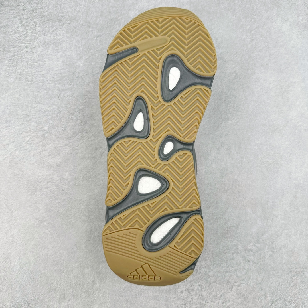 图片[9]-＃JC纯原 Yeezy Boost Runner 700V2 火山灰 FU7914 原楦原纸板开发 完美低趴原鞋韵味 市场同价位区间 性价比绝无第二家 正确头层牛巴革材质 原厂3D档案数据 原厂纸板 头层皮料 细节与正品对版 中底内置 Basf 科技 材质轻便 穿着软硬适中 全套纸板模具 原厂3M反光材料 尺码：36 36.5 37 38 38.5 39 40 40.5 41 42 42.5 43 44 44.5 45 46 47 48-选品中心