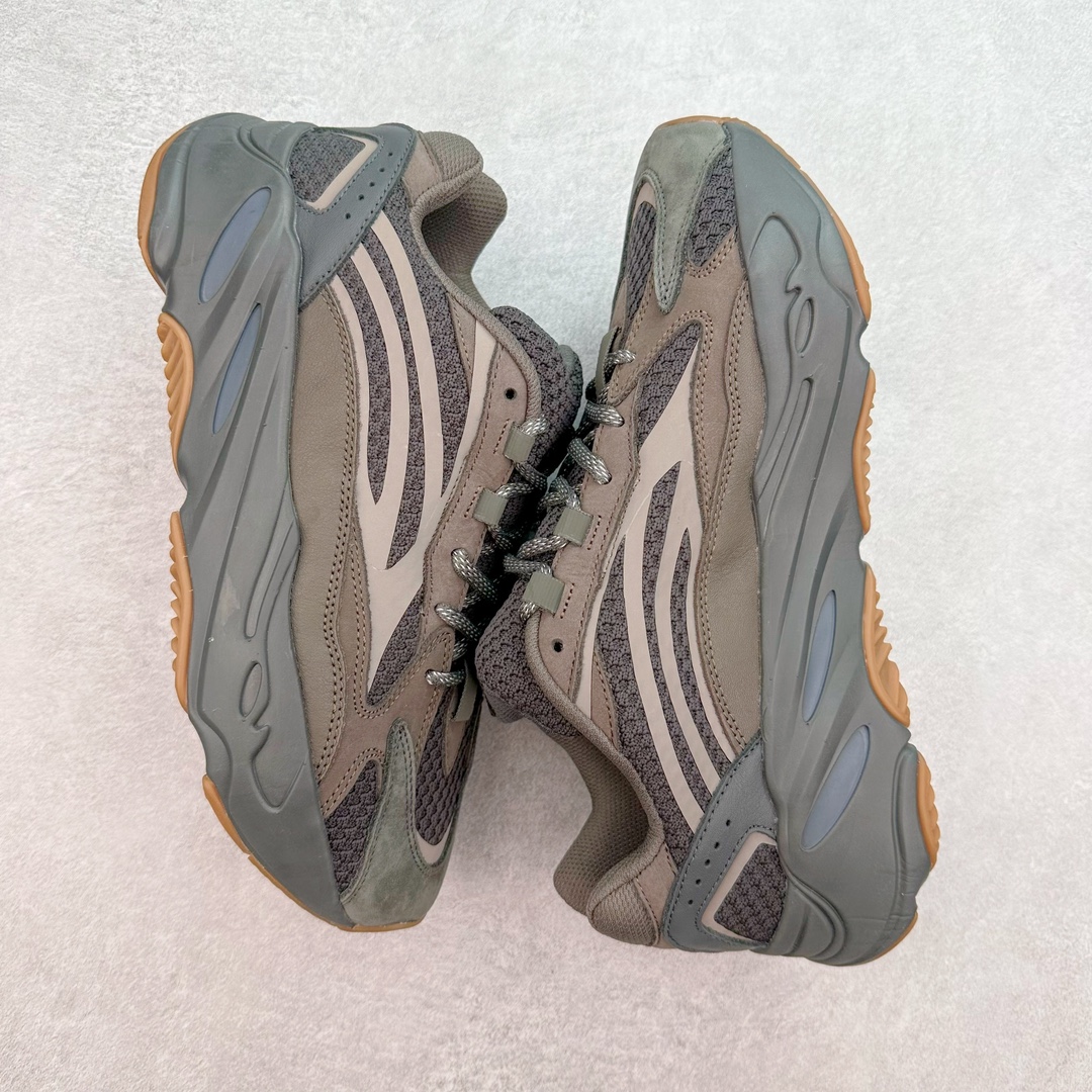 图片[3]-＃JC纯原 Yeezy Boost Runner 700V2 晶洞宝藏 EG6860 原楦原纸板开发 完美低趴原鞋韵味 市场同价位区间 性价比绝无第二家 正确头层牛巴革材质 原厂3D档案数据 原厂纸板 头层皮料 细节与正品对版 中底内置 Basf 科技 材质轻便 穿着软硬适中 全套纸板模具 原厂3M反光材料 尺码：36 36.5 37 38 38.5 39 40 40.5 41 42 42.5 43 44 44.5 45 46 47 48-选品中心