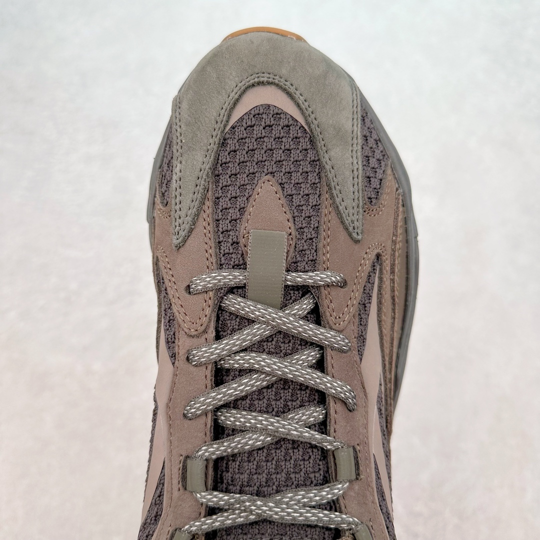 图片[4]-＃JC纯原 Yeezy Boost Runner 700V2 晶洞宝藏 EG6860 原楦原纸板开发 完美低趴原鞋韵味 市场同价位区间 性价比绝无第二家 正确头层牛巴革材质 原厂3D档案数据 原厂纸板 头层皮料 细节与正品对版 中底内置 Basf 科技 材质轻便 穿着软硬适中 全套纸板模具 原厂3M反光材料 尺码：36 36.5 37 38 38.5 39 40 40.5 41 42 42.5 43 44 44.5 45 46 47 48-选品中心