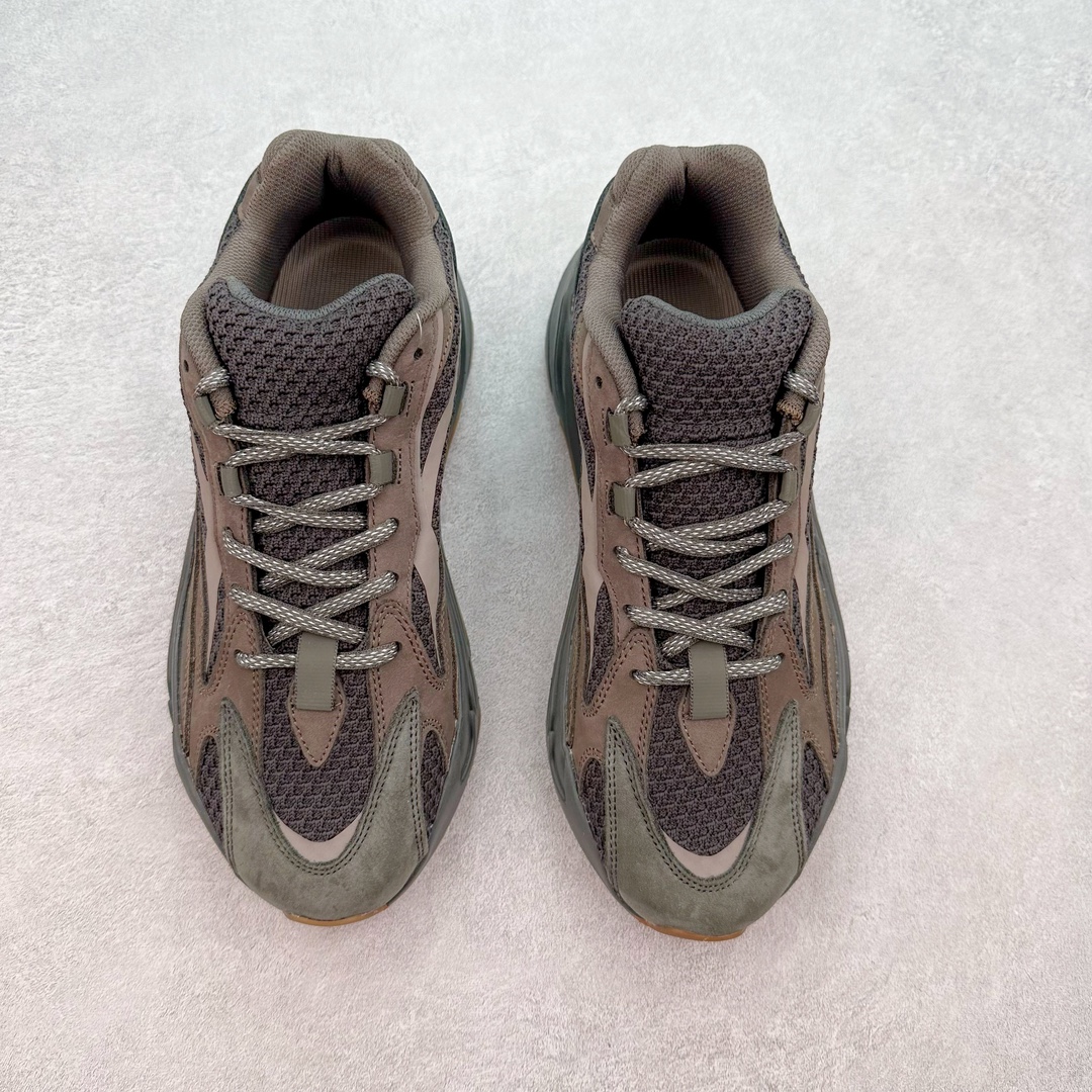 图片[2]-＃JC纯原 Yeezy Boost Runner 700V2 晶洞宝藏 EG6860 原楦原纸板开发 完美低趴原鞋韵味 市场同价位区间 性价比绝无第二家 正确头层牛巴革材质 原厂3D档案数据 原厂纸板 头层皮料 细节与正品对版 中底内置 Basf 科技 材质轻便 穿着软硬适中 全套纸板模具 原厂3M反光材料 尺码：36 36.5 37 38 38.5 39 40 40.5 41 42 42.5 43 44 44.5 45 46 47 48-选品中心