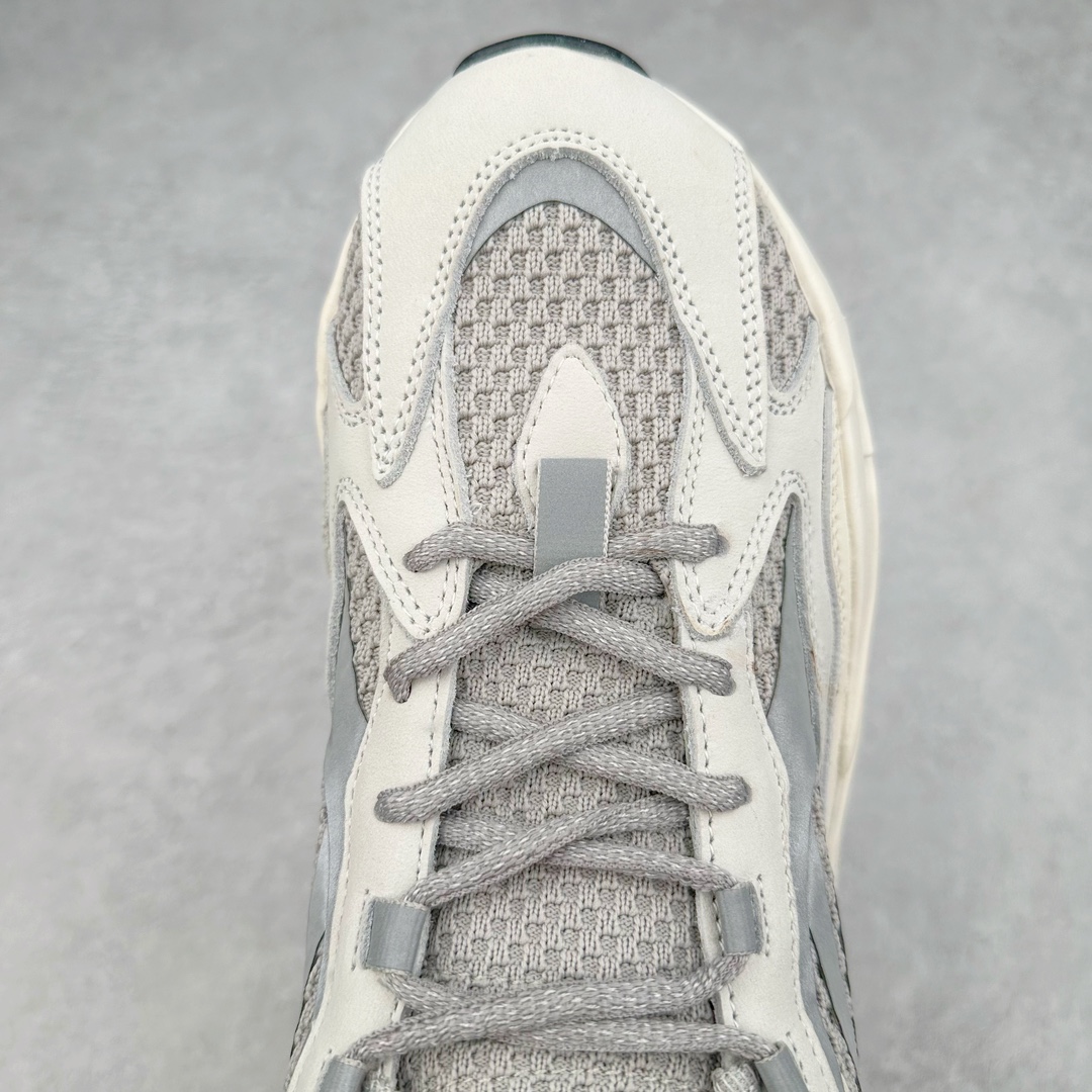 图片[4]-＃JC纯原 Yeezy Boost Runner 700V2 灰白 EF2829 原楦原纸板开发 完美低趴原鞋韵味 市场同价位区间 性价比绝无第二家 正确头层牛巴革材质 原厂3D档案数据 原厂纸板 头层皮料 细节与正品对版 中底内置 Basf 科技 材质轻便 穿着软硬适中 全套纸板模具 原厂3M反光材料 尺码：36 36.5 37 38 38.5 39 40 40.5 41 42 42.5 43 44 44.5 45 46 47 48-选品中心