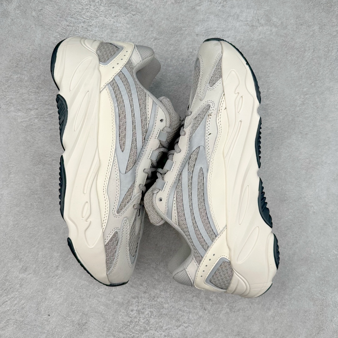 图片[3]-＃JC纯原 Yeezy Boost Runner 700V2 灰白 EF2829 原楦原纸板开发 完美低趴原鞋韵味 市场同价位区间 性价比绝无第二家 正确头层牛巴革材质 原厂3D档案数据 原厂纸板 头层皮料 细节与正品对版 中底内置 Basf 科技 材质轻便 穿着软硬适中 全套纸板模具 原厂3M反光材料 尺码：36 36.5 37 38 38.5 39 40 40.5 41 42 42.5 43 44 44.5 45 46 47 48-选品中心