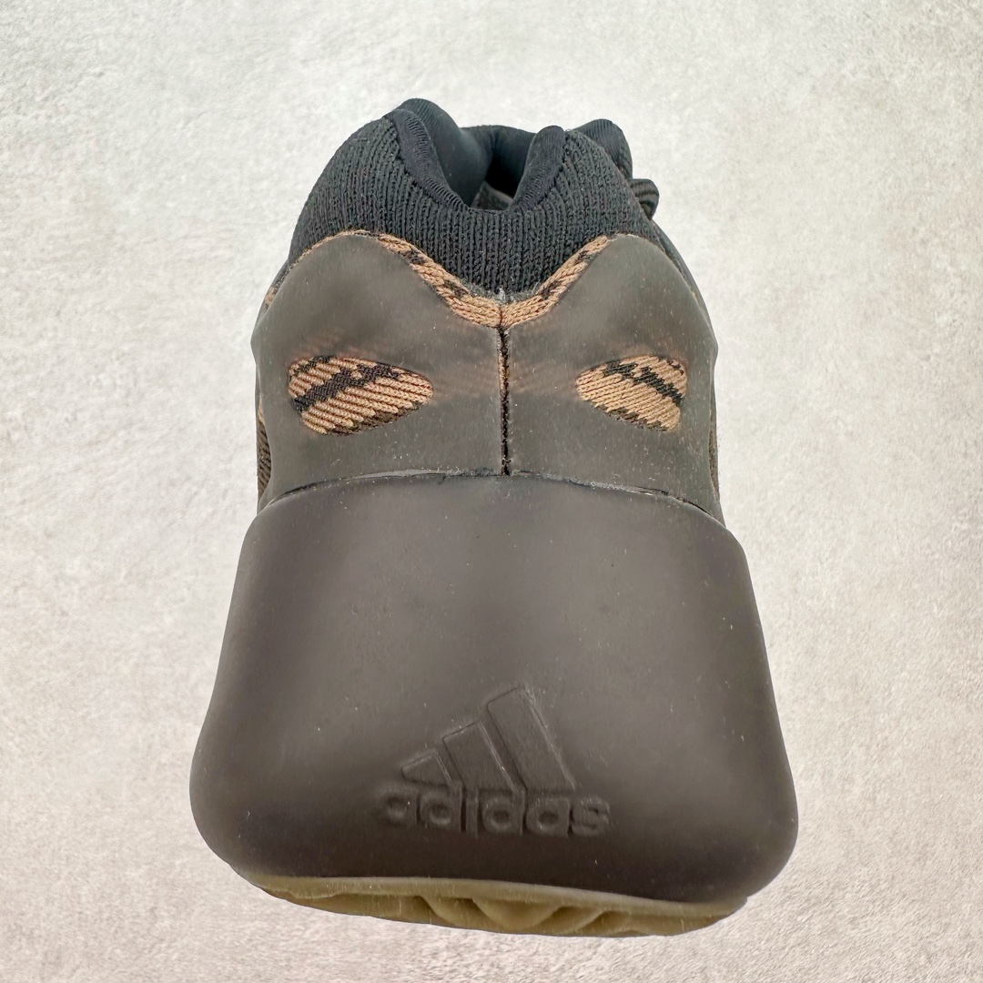 图片[8]-＃JC纯原 Yeezy Boost 700V3 黑铜 GY0189 全套原楦原纸版 打造灵魂正确版型 原厂贾卡原面 纹路与正品一致 高频进口夜光KPU完美组合原面 呈现炫丽星空夜光效果 此款非Boost爆米花科技 鞋底采用BOUNCE 全新缓震科技 脚感同样舒适 原厂RB鞋头材质 质感厚度与正品一致 完美贴合成型 正确原盒原标包装 匠心工艺 仅对原鞋 偏小一码 尺码：36 36.5 37 38 38.5 39 40 40.5 41 42 42.5 43 44 44.5 45 46 47 48-选品中心