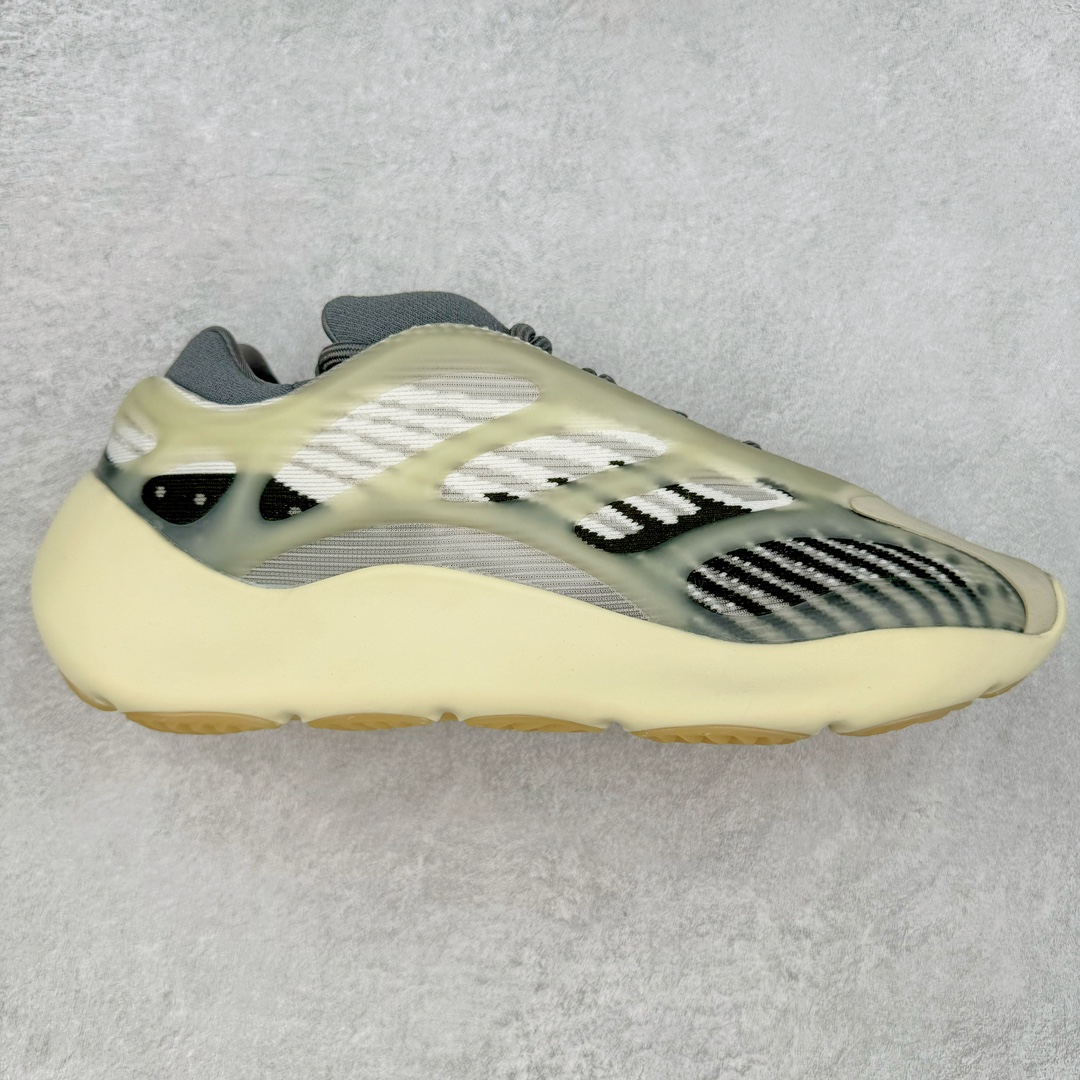 💰300 ＃JC纯原 Yeezy Boost 700V3 灰蓝 ID1674 全套原楦原纸版 打造灵魂正确版型 原厂贾卡原面 纹路与正品一致 高频进口夜光KPU完美组合原面 呈现炫丽星空夜光效果 此款非Boost爆米花科技 鞋底采用BOUNCE 全新缓震科技 脚感同样舒适 原厂RB鞋头材质 质感厚度与正品一致 完美贴合成型 正确原盒原标包装 匠心工艺 仅对原鞋 偏小一码 尺码 36 36.5 40 40.5 41 42 42.5 43 44 44.5 45 46 46.5 47 48 编码：by3936070-莆田鞋批发中心