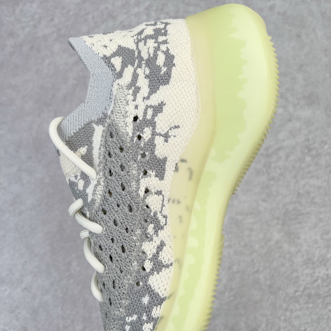 图片[7]-＃JC纯原 Yeezy Boost 380 灰白 FV3260 原鞋原楦原纸板开发 原盒原标 前低后高 原版鞋型 原厂原材采用率极高 真正裸鞋级产物 全新原厂BASF大底 梅花压印清晰、颗粒感饱满、立体清晰当前仅此一家 中山辰元原面纱线飞织 原档案菲林稿飞织原面精准激光雕刻 百宏原厂鞋带 鞋标全新贴合方式采用\\\”半贴\\\”设计 尺码：36 36.5 37 38 38.5 39 40 40.5 41 42 42.5 43 44 44.5 45 46 47 48-选品中心