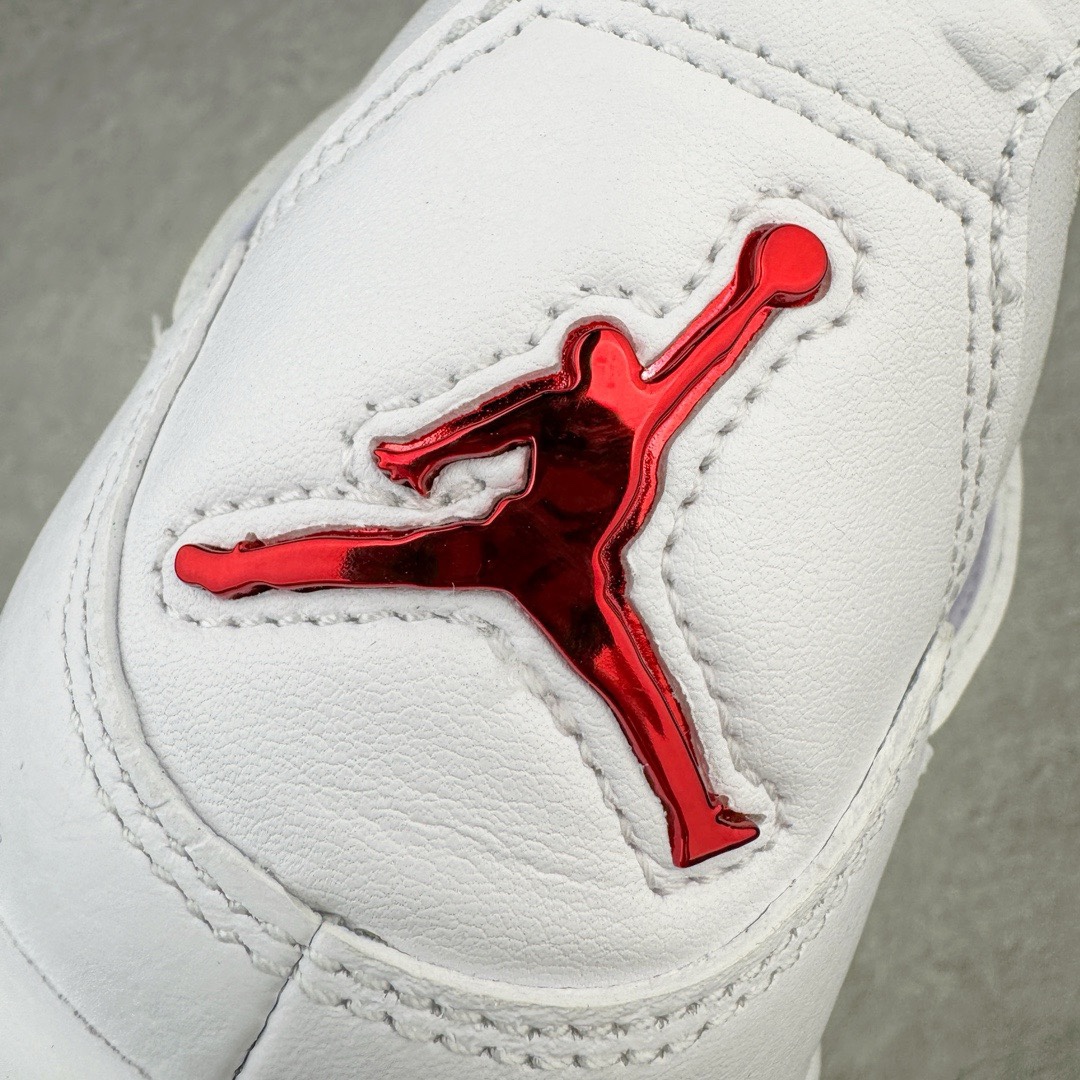 图片[14]-＃GX纯原福利 Air Jordan AJ4 Retro 白红 CT8527-112 圈内最强四代 独家外贸特供尺码含 45.5 49.5 50.5 耗时半年巨作 全套原纸板楦头开发 原厂特供皮料加持 确保原汁原味 完美呈现四代版型 一比一鞋头弧度高度鞋身弧度 数据细节工艺流程均保持原鞋一致 原厂TPU网格鞋带扣 正确内里网布 菱角分明不变形无多余毛边 柔软性质感一致于原鞋 市场唯一原厂鞋扣模具 背面可见隐藏注塑口 原厂织唛标 原厂飞人电绣工艺 尾指中部跳三针 独家绑鞋带手法 印刷中底布 四线拉帮 米色美纹纸贴合固定 进口港宝加持 后跟自然饱满 全鞋荧光划线卡点 追求极致完美 每一双都是工艺品 多重QC质检 超越公司货的品控标准 实实在在的免检产品 尺码：40 40.5 41 42 42.5 43 44 44.5 45 45.5 46 47.5 48.5 49.5 50.5-选品中心