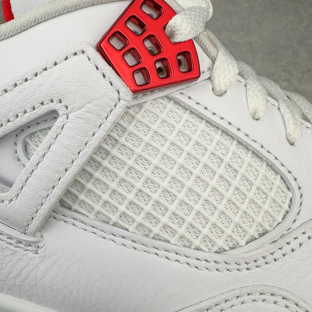 图片[11]-＃GX纯原福利 Air Jordan AJ4 Retro 白红 CT8527-112 圈内最强四代 独家外贸特供尺码含 45.5 49.5 50.5 耗时半年巨作 全套原纸板楦头开发 原厂特供皮料加持 确保原汁原味 完美呈现四代版型 一比一鞋头弧度高度鞋身弧度 数据细节工艺流程均保持原鞋一致 原厂TPU网格鞋带扣 正确内里网布 菱角分明不变形无多余毛边 柔软性质感一致于原鞋 市场唯一原厂鞋扣模具 背面可见隐藏注塑口 原厂织唛标 原厂飞人电绣工艺 尾指中部跳三针 独家绑鞋带手法 印刷中底布 四线拉帮 米色美纹纸贴合固定 进口港宝加持 后跟自然饱满 全鞋荧光划线卡点 追求极致完美 每一双都是工艺品 多重QC质检 超越公司货的品控标准 实实在在的免检产品 尺码：40 40.5 41 42 42.5 43 44 44.5 45 45.5 46 47.5 48.5 49.5 50.5-选品中心