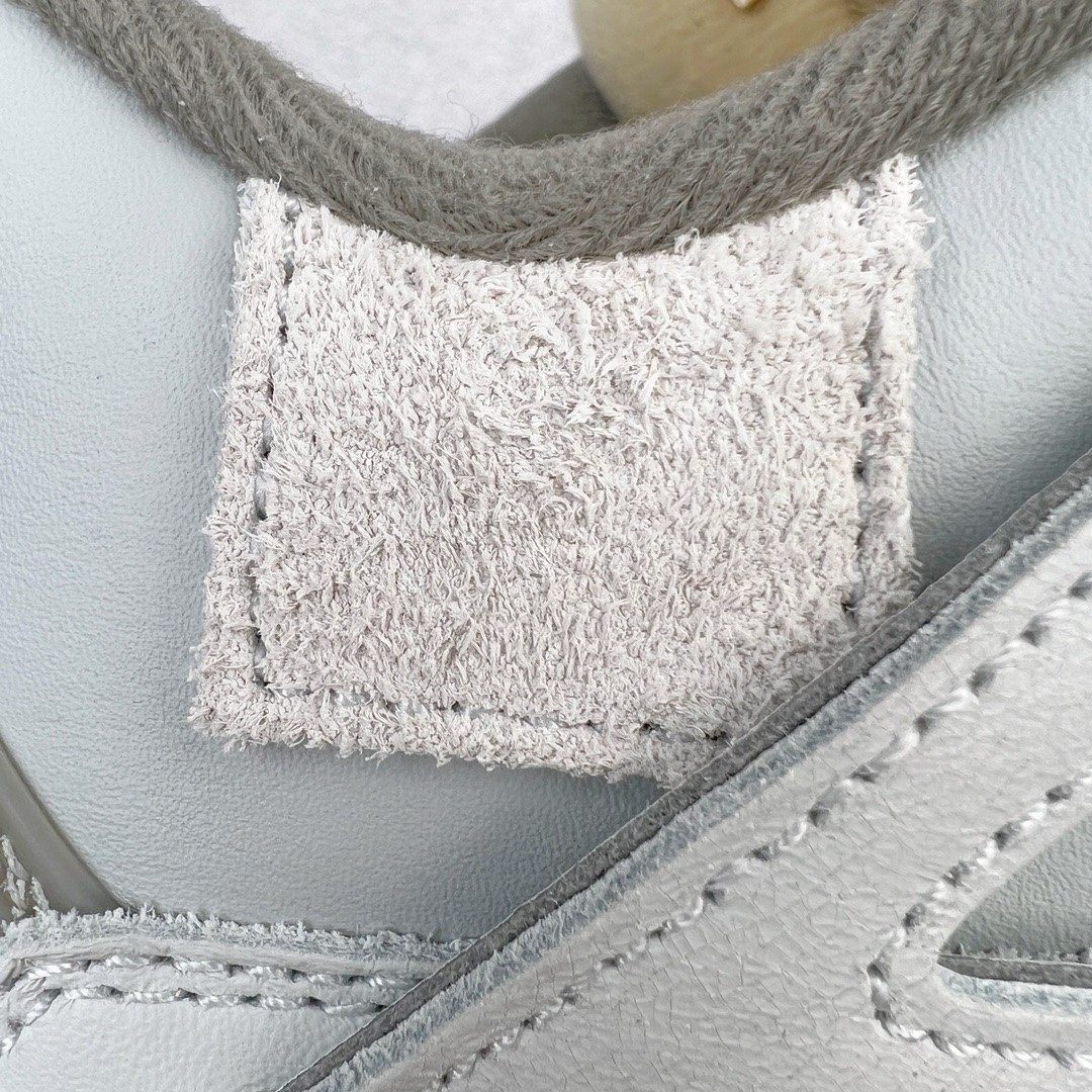 图片[11]-＃GX纯原福利 Air Jordan AJ4 SE \\\”Craft\\\” 兔年限定灰兔子 DV3742-021 圈内最强四代 独家外贸特供尺码含 45.5 49.5 50.5 耗时半年巨作 全套原纸板楦头开发 原厂特供皮料加持 确保原汁原味 完美呈现四代版型 一比一鞋头弧度高度鞋身弧度 数据细节工艺流程均保持原鞋一致 原厂TPU网格鞋带扣 正确内里网布 菱角分明不变形无多余毛边 柔软性质感一致于原鞋 市场唯一原厂鞋扣模具 背面可见隐藏注塑口 原厂织唛标 原厂飞人电绣工艺 尾指中部跳三针 独家绑鞋带手法 印刷中底布 四线拉帮 米色美纹纸贴合固定 进口港宝加持 后跟自然饱满 全鞋荧光划线卡点 追求极致完美 每一双都是工艺品 多重QC质检 超越公司货的品控标准 实实在在的免检产品 尺码：40 40.5 41 42 42.5 43 44 44.5 45 45.5 46 47.5 48.5 49.5 50.5-选品中心