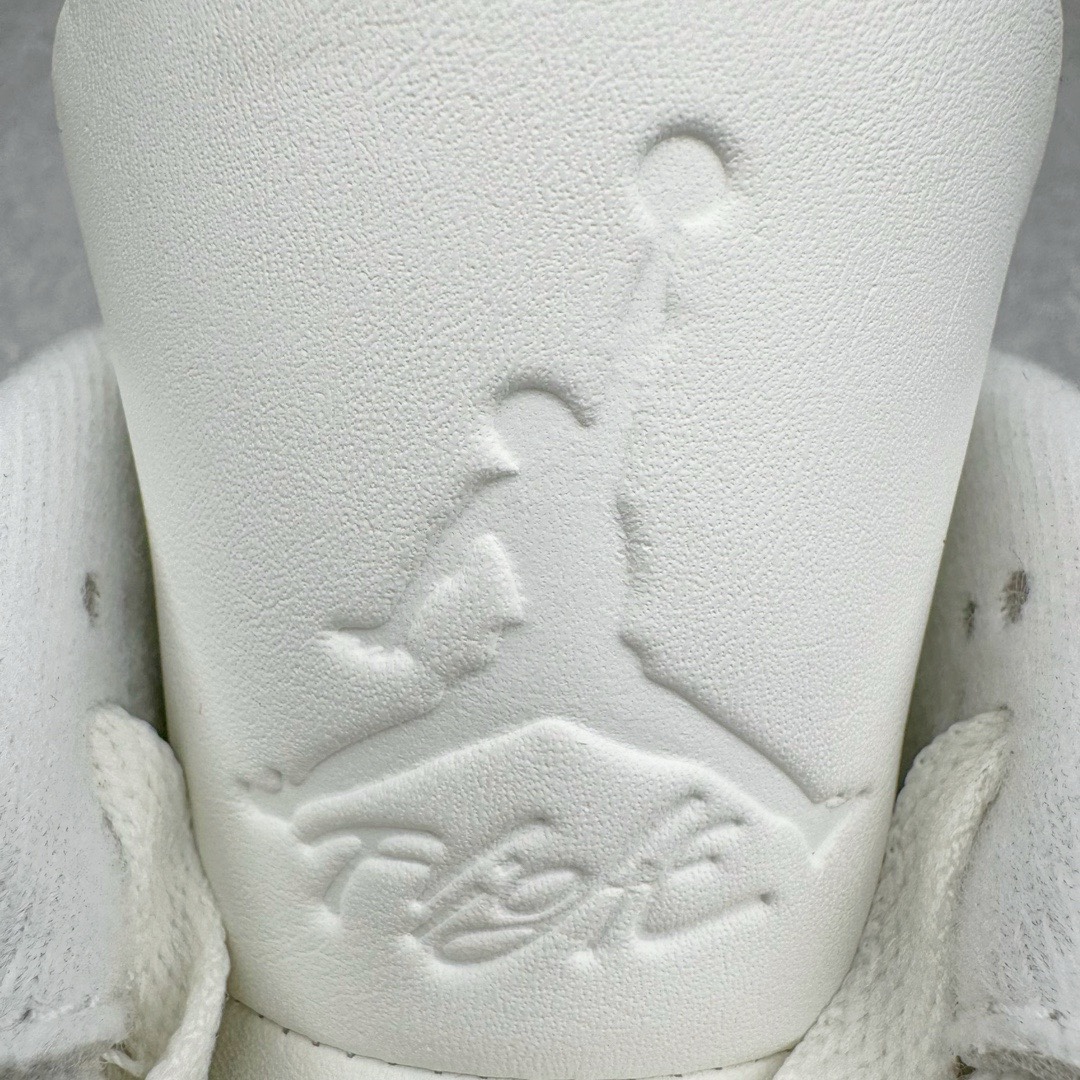 图片[10]-＃GX纯原福利 Air Jordan AJ4 米白金 AQ9129-170 圈内最强四代 独家外贸特供尺码含 45.5 49.5 50.5 耗时半年巨作 全套原纸板楦头开发 原厂特供皮料加持 确保原汁原味 完美呈现四代版型 一比一鞋头弧度高度鞋身弧度 数据细节工艺流程均保持原鞋一致 原厂TPU网格鞋带扣 正确内里网布 菱角分明不变形无多余毛边 柔软性质感一致于原鞋 市场唯一原厂鞋扣模具 背面可见隐藏注塑口 原厂织唛标 原厂飞人电绣工艺 尾指中部跳三针 独家绑鞋带手法 印刷中底布 四线拉帮 米色美纹纸贴合固定 进口港宝加持 后跟自然饱满 全鞋荧光划线卡点 追求极致完美 每一双都是工艺品 多重QC质检 超越公司货的品控标准 实实在在的免检产品 尺码：40 40.5 41 42 42.5 43 44 44.5 45 45.5 46 47.5 48.5 49.5 50.5-选品中心