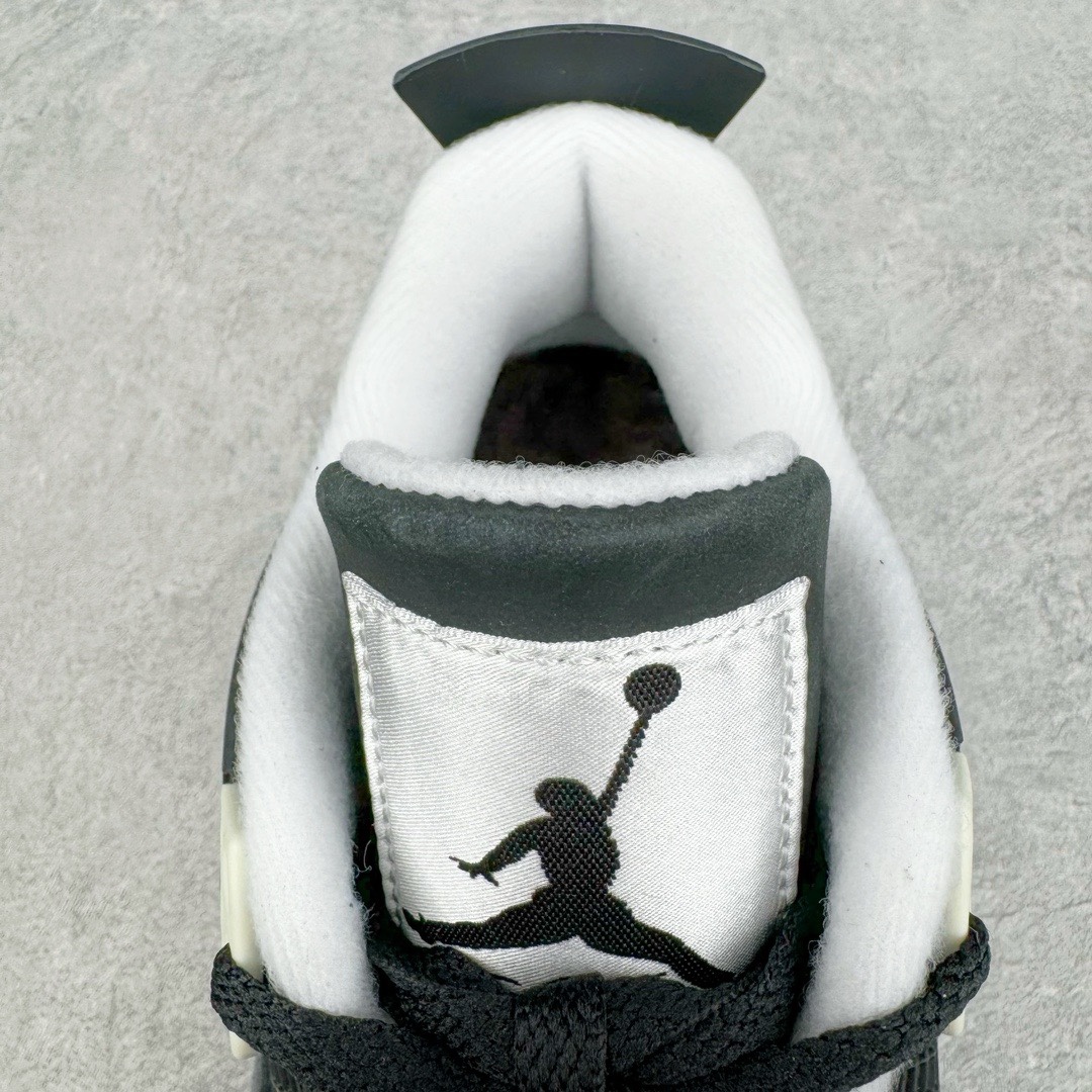 图片[15]-＃GX纯原福利 Air Jordan AJ4 Retro 恐惧奥利奥 626969-030 圈内最强四代 独家外贸特供尺码含 45.5 49.5 50.5 耗时半年巨作 全套原纸板楦头开发 原厂特供皮料加持 确保原汁原味 完美呈现四代版型 一比一鞋头弧度高度鞋身弧度 数据细节工艺流程均保持原鞋一致 原厂TPU网格鞋带扣 正确内里网布 菱角分明不变形无多余毛边 柔软性质感一致于原鞋 市场唯一原厂鞋扣模具 背面可见隐藏注塑口 原厂织唛标 原厂飞人电绣工艺 尾指中部跳三针 独家绑鞋带手法 印刷中底布 四线拉帮 米色美纹纸贴合固定 进口港宝加持 后跟自然饱满 全鞋荧光划线卡点 追求极致完美 每一双都是工艺品 多重QC质检 超越公司货的品控标准 实实在在的免检产品 尺码：40 40.5 41 42 42.5 43 44 44.5 45 45.5 46 47.5 48.5 49.5 50.5-选品中心