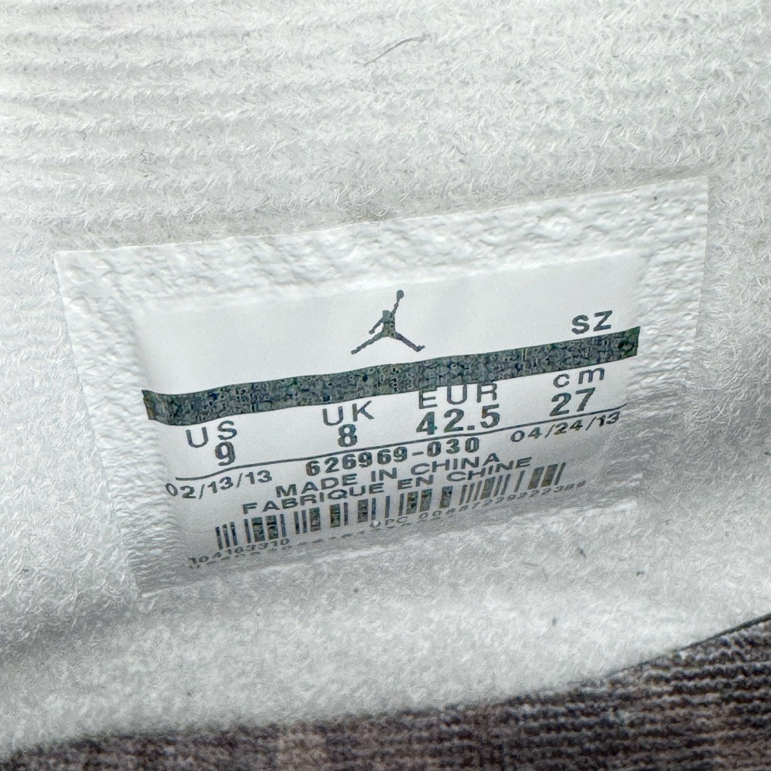 图片[17]-＃GX纯原福利 Air Jordan AJ4 Retro 恐惧奥利奥 626969-030 圈内最强四代 独家外贸特供尺码含 45.5 49.5 50.5 耗时半年巨作 全套原纸板楦头开发 原厂特供皮料加持 确保原汁原味 完美呈现四代版型 一比一鞋头弧度高度鞋身弧度 数据细节工艺流程均保持原鞋一致 原厂TPU网格鞋带扣 正确内里网布 菱角分明不变形无多余毛边 柔软性质感一致于原鞋 市场唯一原厂鞋扣模具 背面可见隐藏注塑口 原厂织唛标 原厂飞人电绣工艺 尾指中部跳三针 独家绑鞋带手法 印刷中底布 四线拉帮 米色美纹纸贴合固定 进口港宝加持 后跟自然饱满 全鞋荧光划线卡点 追求极致完美 每一双都是工艺品 多重QC质检 超越公司货的品控标准 实实在在的免检产品 尺码：40 40.5 41 42 42.5 43 44 44.5 45 45.5 46 47.5 48.5 49.5 50.5-选品中心