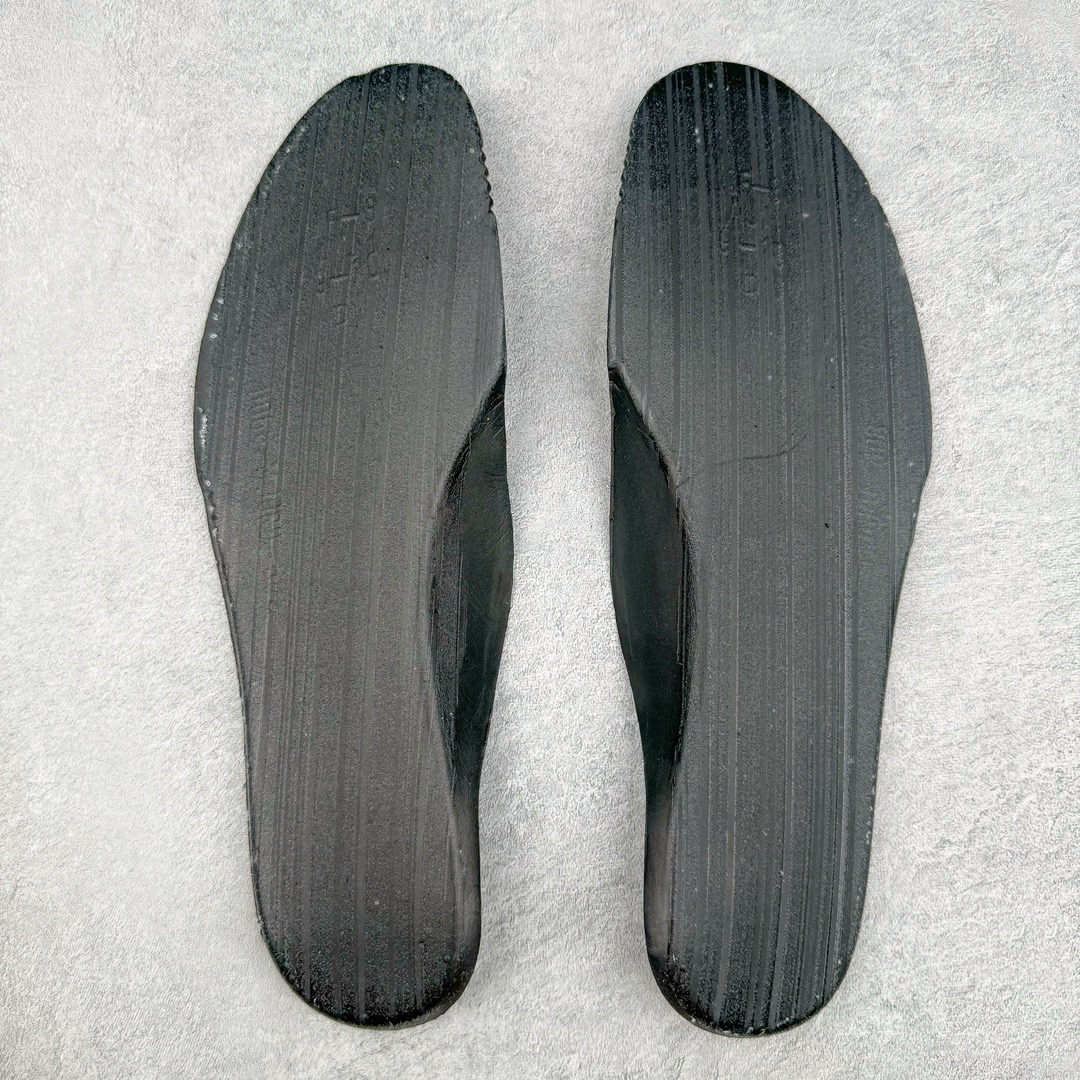 图片[18]-＃GX纯原福利 Air Jordan AJ4 Retro 恐惧奥利奥 626969-030 圈内最强四代 独家外贸特供尺码含 45.5 49.5 50.5 耗时半年巨作 全套原纸板楦头开发 原厂特供皮料加持 确保原汁原味 完美呈现四代版型 一比一鞋头弧度高度鞋身弧度 数据细节工艺流程均保持原鞋一致 原厂TPU网格鞋带扣 正确内里网布 菱角分明不变形无多余毛边 柔软性质感一致于原鞋 市场唯一原厂鞋扣模具 背面可见隐藏注塑口 原厂织唛标 原厂飞人电绣工艺 尾指中部跳三针 独家绑鞋带手法 印刷中底布 四线拉帮 米色美纹纸贴合固定 进口港宝加持 后跟自然饱满 全鞋荧光划线卡点 追求极致完美 每一双都是工艺品 多重QC质检 超越公司货的品控标准 实实在在的免检产品 尺码：40 40.5 41 42 42.5 43 44 44.5 45 45.5 46 47.5 48.5 49.5 50.5-选品中心