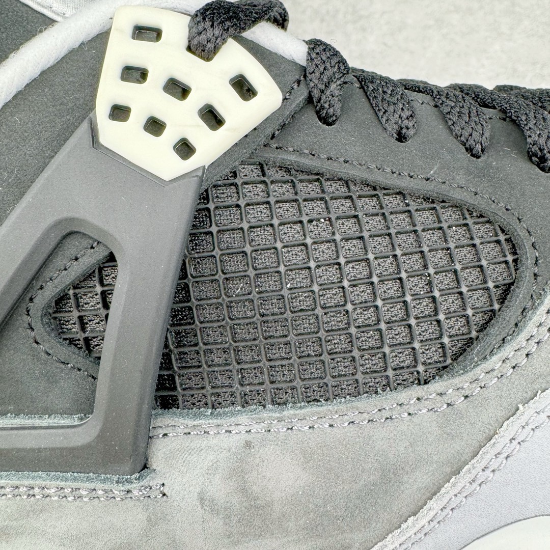 图片[10]-＃GX纯原福利 Air Jordan AJ4 Retro 恐惧奥利奥 626969-030 圈内最强四代 独家外贸特供尺码含 45.5 49.5 50.5 耗时半年巨作 全套原纸板楦头开发 原厂特供皮料加持 确保原汁原味 完美呈现四代版型 一比一鞋头弧度高度鞋身弧度 数据细节工艺流程均保持原鞋一致 原厂TPU网格鞋带扣 正确内里网布 菱角分明不变形无多余毛边 柔软性质感一致于原鞋 市场唯一原厂鞋扣模具 背面可见隐藏注塑口 原厂织唛标 原厂飞人电绣工艺 尾指中部跳三针 独家绑鞋带手法 印刷中底布 四线拉帮 米色美纹纸贴合固定 进口港宝加持 后跟自然饱满 全鞋荧光划线卡点 追求极致完美 每一双都是工艺品 多重QC质检 超越公司货的品控标准 实实在在的免检产品 尺码：40 40.5 41 42 42.5 43 44 44.5 45 45.5 46 47.5 48.5 49.5 50.5-选品中心