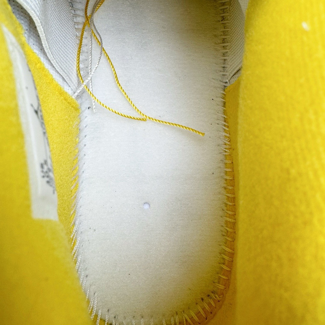 图片[10]-＃GX纯原福利 Air Jordan AJ4 \\\”Vivid Sulfur\\\” 白橙 AQ9129-101 圈内最强四代 独家外贸特供尺码含 45.5 49.5 50.5 耗时半年巨作 全套原纸板楦头开发 原厂特供皮料加持 确保原汁原味 完美呈现四代版型 一比一鞋头弧度高度鞋身弧度 数据细节工艺流程均保持原鞋一致 原厂TPU网格鞋带扣 正确内里网布 菱角分明不变形无多余毛边 柔软性质感一致于原鞋 市场唯一原厂鞋扣模具 背面可见隐藏注塑口 原厂织唛标 原厂飞人电绣工艺 尾指中部跳三针 独家绑鞋带手法 印刷中底布 四线拉帮 米色美纹纸贴合固定 进口港宝加持 后跟自然饱满 全鞋荧光划线卡点 追求极致完美 每一双都是工艺品 多重QC质检 超越公司货的品控标准 实实在在的免检产品 尺码：40 40.5 41 42 42.5 43 44 44.5 45 45.5 46 47.5 48.5 49.5 50.5-选品中心