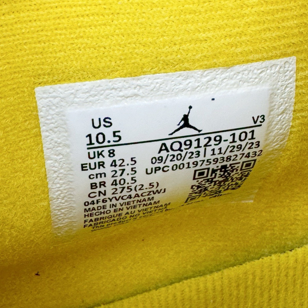 图片[12]-＃GX纯原福利 Air Jordan AJ4 \\\”Vivid Sulfur\\\” 白橙 AQ9129-101 圈内最强四代 独家外贸特供尺码含 45.5 49.5 50.5 耗时半年巨作 全套原纸板楦头开发 原厂特供皮料加持 确保原汁原味 完美呈现四代版型 一比一鞋头弧度高度鞋身弧度 数据细节工艺流程均保持原鞋一致 原厂TPU网格鞋带扣 正确内里网布 菱角分明不变形无多余毛边 柔软性质感一致于原鞋 市场唯一原厂鞋扣模具 背面可见隐藏注塑口 原厂织唛标 原厂飞人电绣工艺 尾指中部跳三针 独家绑鞋带手法 印刷中底布 四线拉帮 米色美纹纸贴合固定 进口港宝加持 后跟自然饱满 全鞋荧光划线卡点 追求极致完美 每一双都是工艺品 多重QC质检 超越公司货的品控标准 实实在在的免检产品 尺码：40 40.5 41 42 42.5 43 44 44.5 45 45.5 46 47.5 48.5 49.5 50.5-选品中心