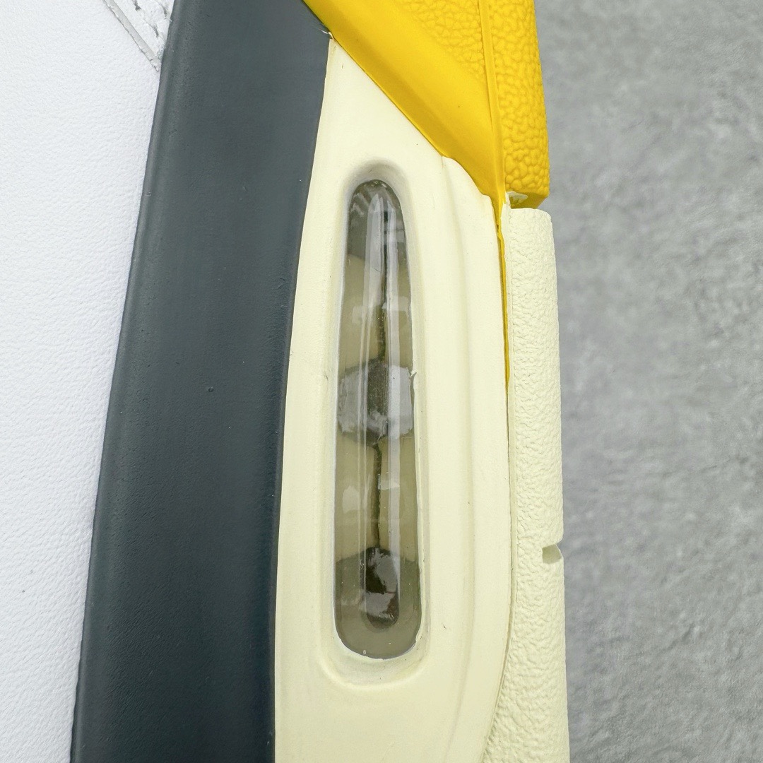 图片[18]-＃GX纯原福利 Air Jordan AJ4 \\\”Vivid Sulfur\\\” 白橙 AQ9129-101 圈内最强四代 独家外贸特供尺码含 45.5 49.5 50.5 耗时半年巨作 全套原纸板楦头开发 原厂特供皮料加持 确保原汁原味 完美呈现四代版型 一比一鞋头弧度高度鞋身弧度 数据细节工艺流程均保持原鞋一致 原厂TPU网格鞋带扣 正确内里网布 菱角分明不变形无多余毛边 柔软性质感一致于原鞋 市场唯一原厂鞋扣模具 背面可见隐藏注塑口 原厂织唛标 原厂飞人电绣工艺 尾指中部跳三针 独家绑鞋带手法 印刷中底布 四线拉帮 米色美纹纸贴合固定 进口港宝加持 后跟自然饱满 全鞋荧光划线卡点 追求极致完美 每一双都是工艺品 多重QC质检 超越公司货的品控标准 实实在在的免检产品 尺码：40 40.5 41 42 42.5 43 44 44.5 45 45.5 46 47.5 48.5 49.5 50.5-选品中心