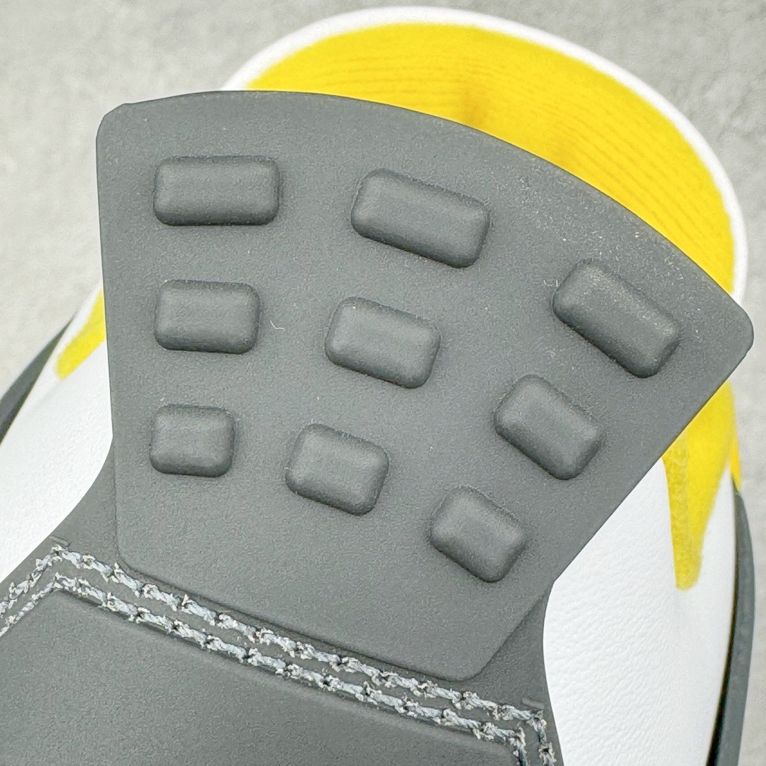图片[13]-＃GX纯原福利 Air Jordan AJ4 \\\”Vivid Sulfur\\\” 白橙 AQ9129-101 圈内最强四代 独家外贸特供尺码含 45.5 49.5 50.5 耗时半年巨作 全套原纸板楦头开发 原厂特供皮料加持 确保原汁原味 完美呈现四代版型 一比一鞋头弧度高度鞋身弧度 数据细节工艺流程均保持原鞋一致 原厂TPU网格鞋带扣 正确内里网布 菱角分明不变形无多余毛边 柔软性质感一致于原鞋 市场唯一原厂鞋扣模具 背面可见隐藏注塑口 原厂织唛标 原厂飞人电绣工艺 尾指中部跳三针 独家绑鞋带手法 印刷中底布 四线拉帮 米色美纹纸贴合固定 进口港宝加持 后跟自然饱满 全鞋荧光划线卡点 追求极致完美 每一双都是工艺品 多重QC质检 超越公司货的品控标准 实实在在的免检产品 尺码：40 40.5 41 42 42.5 43 44 44.5 45 45.5 46 47.5 48.5 49.5 50.5-选品中心