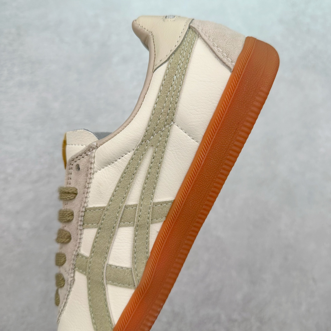 图片[7]-＃福利特价 Asics Onitsuka Tige TOKUTEN 亚瑟士鬼冢虎男女士复古跑鞋街拍潮鞋低帮板鞋经典款中性复古运动鞋 轻盈舒适 时尚与复古与一体 轻盈的款式 适合夏天~简单的设定配合修长的线条 全鞋身均以麖皮打造 散发着日本新一代的潮流品味 无论配衬任何造型都能胜任 Tokuten 精神来自80年代的室内用鞋 T-TOE前足补强设计 环状中底底部结构 橡胶大底元素 防滑耐磨的同时保持着鞋子的轻盈 并提供良好牵引力 脚感柔软舒适 长时间行走也不会觉得脚部不适 经典复刻款 休闲百搭 中性款男女都可穿 尺码：36 37 37.5 38 39 40.5 41.5 42 42.5 43.5 44 45-选品中心