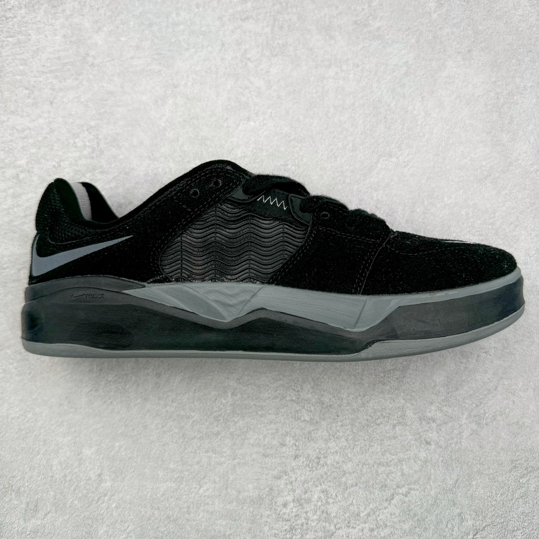 NK SB Ishod 翻毛皮织物小倒钩防滑耐磨轻便 低帮板鞋 在绒面革的鞋身上 波浪纹的网布材质出现在侧身和鞋舌位置 似乎结合了 Ishod Wair 最为喜爱的汽车元素 另外为提升舒适性能 后跟位置加入海绵凸起材质 鞋底注入 React 气垫缓震技术 为增加保护性能 中底位置还融入一圈 TPU 元素 在鞋身设计元素中 鞋帮位置出现了倒钩 Swoosh Logo 鞋头位置的迷你 Swoosh 标志彰显细节 最后鞋舌与后跟位置的 Ishod 和 SB 彰显个人签名滑板鞋款 尺码：36 36.5 37.5 38 38.5 39 40 40.5 41 42 42.5 43 44 44.5 45-选品中心