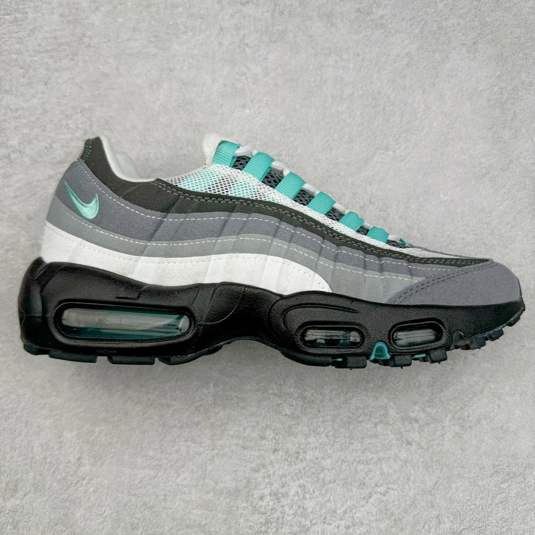 ＃MX版 NK Air Max 95 复古减震气垫跑鞋 FN4710-100 经典重温 外单专供大厂出品 品质稳定 一百余色 终端操作 鞋款设计灵感源于人体构造 中底设计基于人体的脊柱构造 是整体设计的核心 尼龙孔眼代表了肋骨 而分层式面板和网眼象征着肌肉纤维和肉体组织 Air Max 95采用了两个独立的吹塑成型的Air-Sole单元 并首次在前掌使用可视化气垫设计 Swoosh logo夜当作一个 点符号放在了鞋子的后帮位置 20年的发展让 AIR MAX 95有了不同的故事 20年后再度面向世人的时候 焕然一新的面貌 让人有了另外一种清新脱俗的感觉 尺码：39 40 40.5 41 42 42.5 43 44 44.5 45 46 47.5 48-选品中心