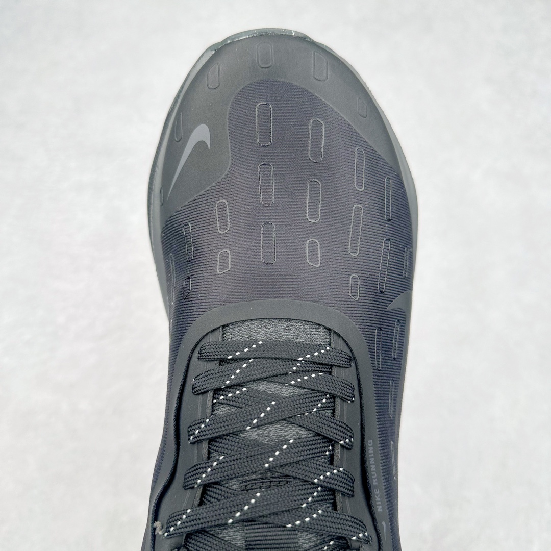 图片[4]-NK Infinity Run 4 Gore-Tex 耐克防水公路助力畅跑鞋 FB2197-002 鞋身融入 GORE-TEX 防水层 搭配柔软鞋口在下雨时帮助双足保持干爽舒适 结合 NK ReactX 泡绵提供高出 React 泡绵 13% 的能量回馈 尺码：36 36.5 37.5 38 38.5 39 40 40.5 41.5 42 42.5 43 44 44.5 45-选品中心