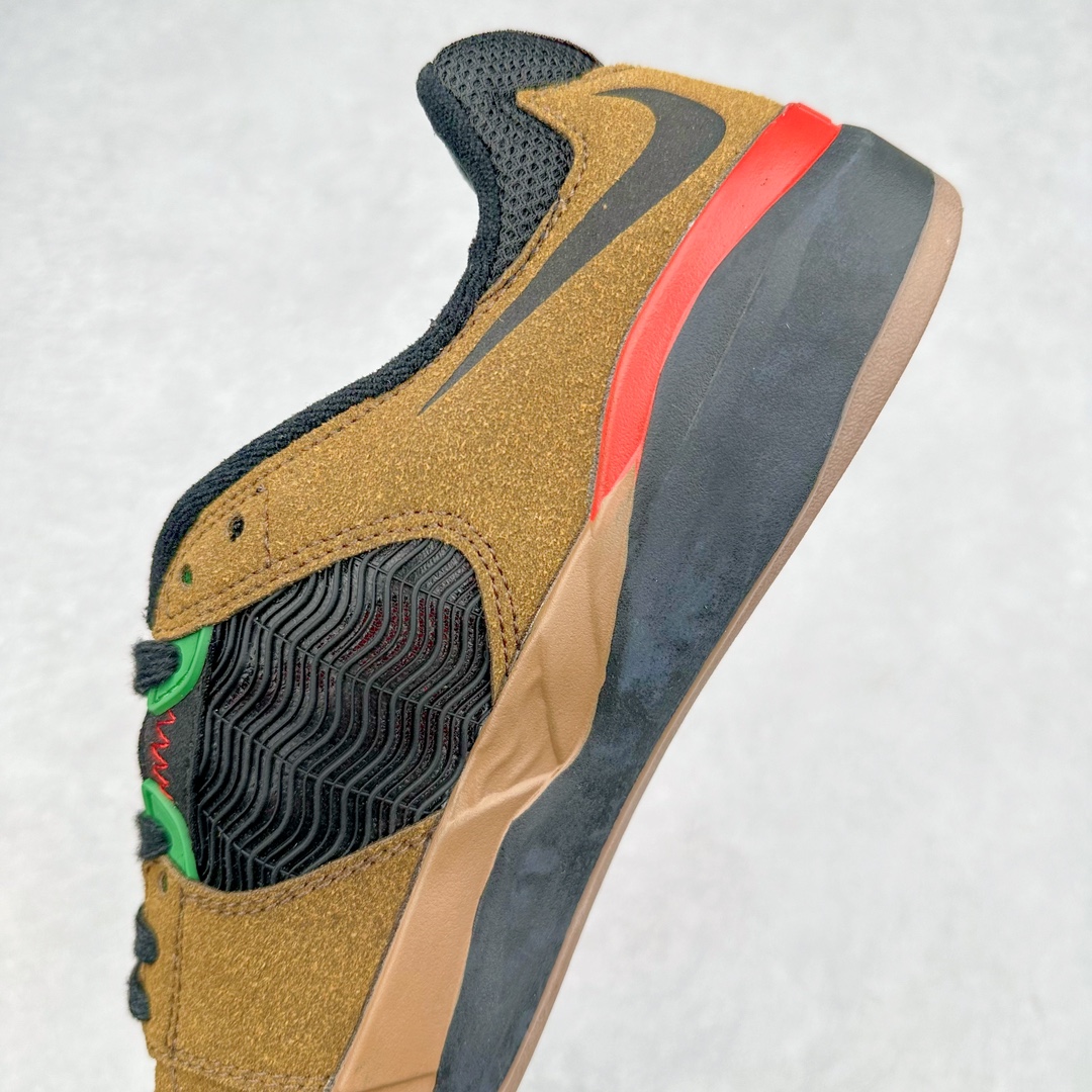 图片[7]-NK SB Ishod 翻毛皮织物小倒钩防滑耐磨轻便 低帮板鞋 在绒面革的鞋身上 波浪纹的网布材质出现在侧身和鞋舌位置 似乎结合了 Ishod Wair 最为喜爱的汽车元素 另外为提升舒适性能 后跟位置加入海绵凸起材质 鞋底注入 React 气垫缓震技术 为增加保护性能 中底位置还融入一圈 TPU 元素 在鞋身设计元素中 鞋帮位置出现了倒钩 Swoosh Logo 鞋头位置的迷你 Swoosh 标志彰显细节 最后鞋舌与后跟位置的 Ishod 和 SB 彰显个人签名滑板鞋款 尺码：36 36.5 37.5 38 38.5 39 40 40.5 41 42 42.5 43 44 44.5 45-选品中心