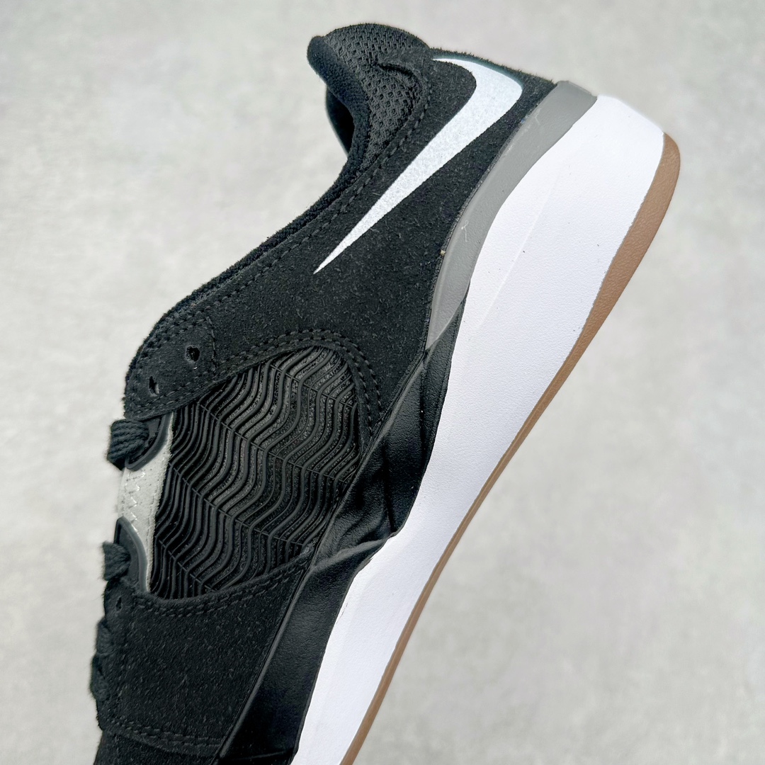 图片[7]-NK SB Ishod 翻毛皮织物小倒钩防滑耐磨轻便 低帮板鞋 在绒面革的鞋身上 波浪纹的网布材质出现在侧身和鞋舌位置 似乎结合了 Ishod Wair 最为喜爱的汽车元素 另外为提升舒适性能 后跟位置加入海绵凸起材质 鞋底注入 React 气垫缓震技术 为增加保护性能 中底位置还融入一圈 TPU 元素 在鞋身设计元素中 鞋帮位置出现了倒钩 Swoosh Logo 鞋头位置的迷你 Swoosh 标志彰显细节 最后鞋舌与后跟位置的 Ishod 和 SB 彰显个人签名滑板鞋款 尺码：36 36.5 37.5 38 38.5 39 40 40.5 41 42 42.5 43 44 44.5 45-选品中心