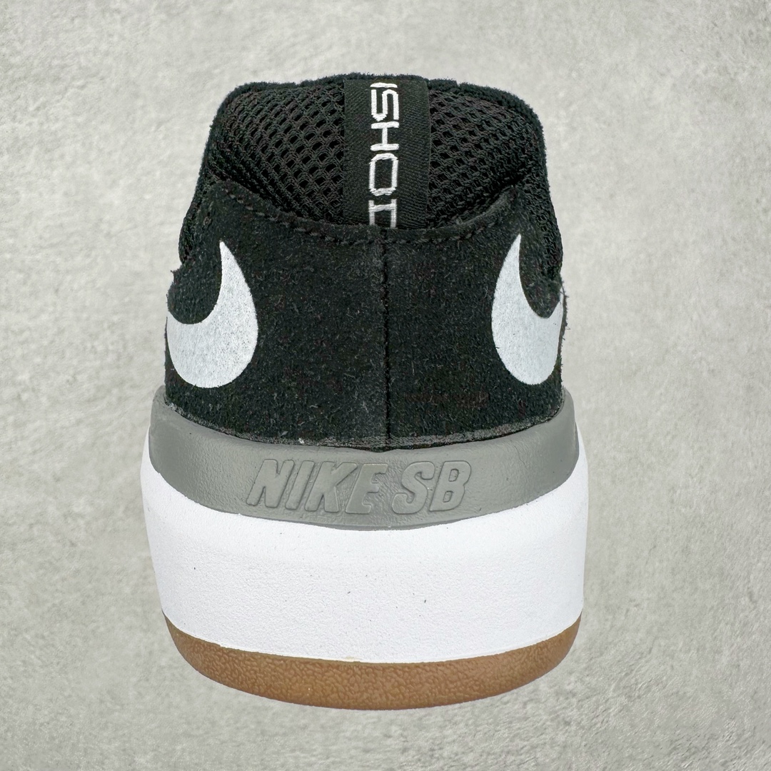 图片[8]-NK SB Ishod 翻毛皮织物小倒钩防滑耐磨轻便 低帮板鞋 在绒面革的鞋身上 波浪纹的网布材质出现在侧身和鞋舌位置 似乎结合了 Ishod Wair 最为喜爱的汽车元素 另外为提升舒适性能 后跟位置加入海绵凸起材质 鞋底注入 React 气垫缓震技术 为增加保护性能 中底位置还融入一圈 TPU 元素 在鞋身设计元素中 鞋帮位置出现了倒钩 Swoosh Logo 鞋头位置的迷你 Swoosh 标志彰显细节 最后鞋舌与后跟位置的 Ishod 和 SB 彰显个人签名滑板鞋款 尺码：36 36.5 37.5 38 38.5 39 40 40.5 41 42 42.5 43 44 44.5 45-选品中心
