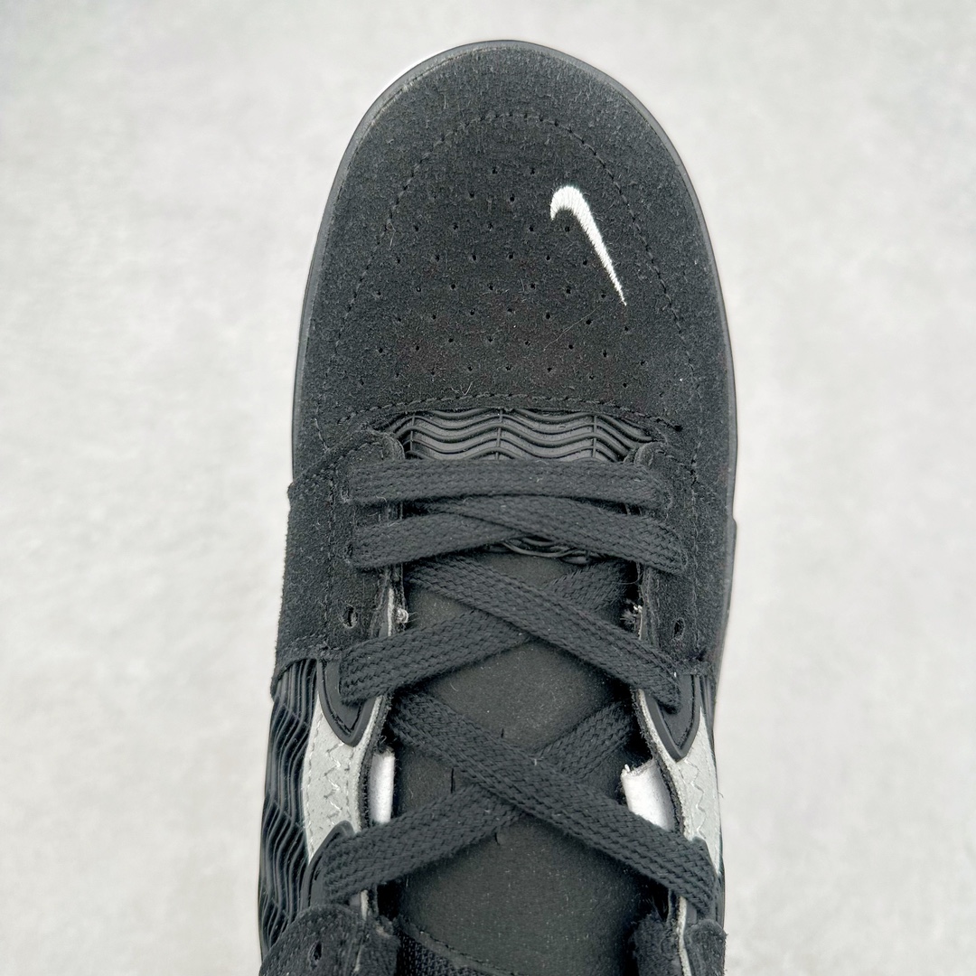 图片[4]-NK SB Ishod 翻毛皮织物小倒钩防滑耐磨轻便 低帮板鞋 在绒面革的鞋身上 波浪纹的网布材质出现在侧身和鞋舌位置 似乎结合了 Ishod Wair 最为喜爱的汽车元素 另外为提升舒适性能 后跟位置加入海绵凸起材质 鞋底注入 React 气垫缓震技术 为增加保护性能 中底位置还融入一圈 TPU 元素 在鞋身设计元素中 鞋帮位置出现了倒钩 Swoosh Logo 鞋头位置的迷你 Swoosh 标志彰显细节 最后鞋舌与后跟位置的 Ishod 和 SB 彰显个人签名滑板鞋款 尺码：36 36.5 37.5 38 38.5 39 40 40.5 41 42 42.5 43 44 44.5 45-选品中心