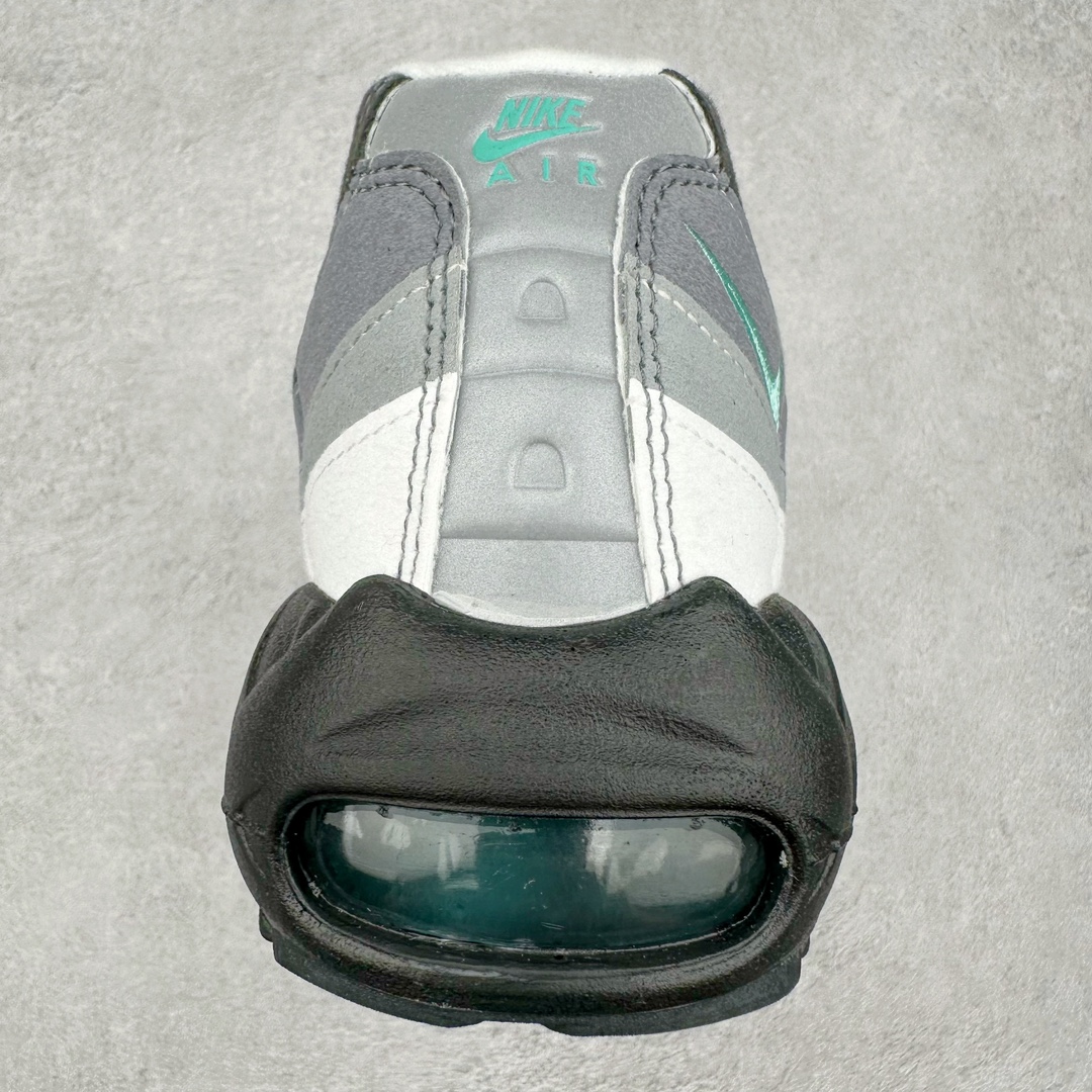 图片[8]-＃MX版 NK Air Max 95 复古减震气垫跑鞋 FN4710-100 经典重温 外单专供大厂出品 品质稳定 一百余色 终端操作 鞋款设计灵感源于人体构造 中底设计基于人体的脊柱构造 是整体设计的核心 尼龙孔眼代表了肋骨 而分层式面板和网眼象征着肌肉纤维和肉体组织 Air Max 95采用了两个独立的吹塑成型的Air-Sole单元 并首次在前掌使用可视化气垫设计 Swoosh logo夜当作一个 点符号放在了鞋子的后帮位置 20年的发展让 AIR MAX 95有了不同的故事 20年后再度面向世人的时候 焕然一新的面貌 让人有了另外一种清新脱俗的感觉 尺码：39 40 40.5 41 42 42.5 43 44 44.5 45 46 47.5 48-选品中心