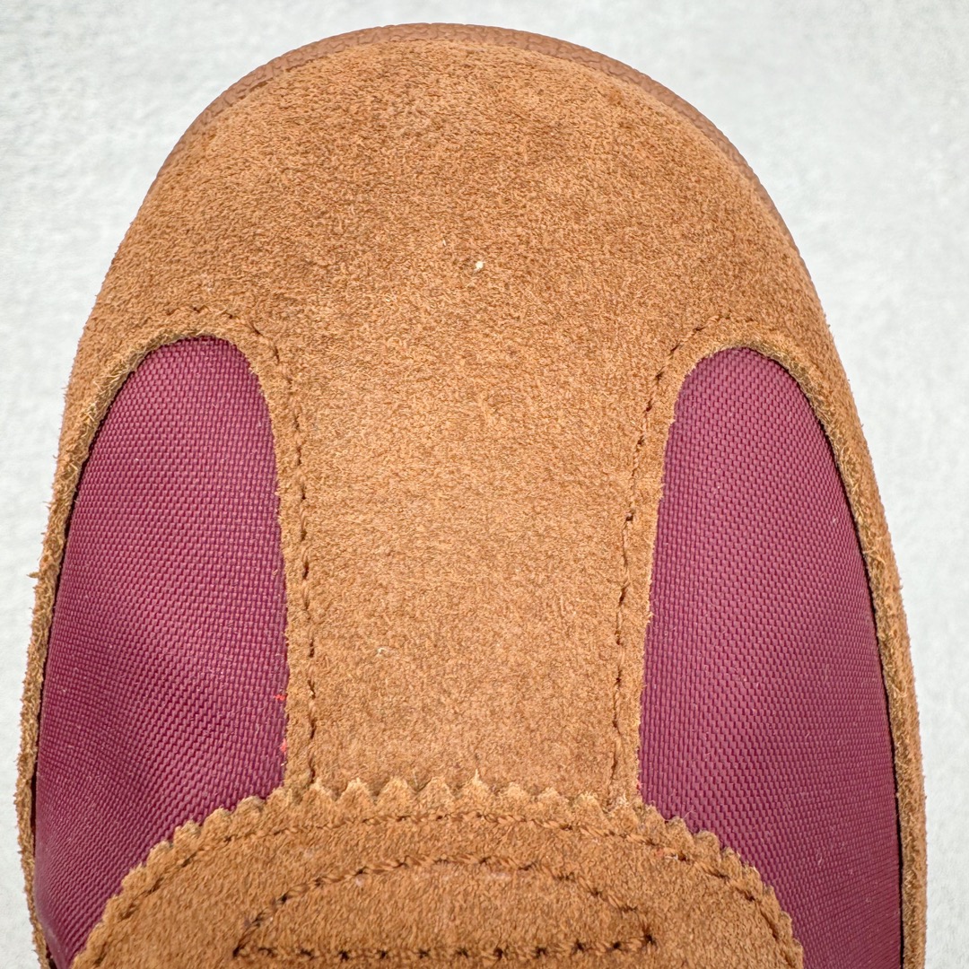 图片[14]-＃CS AD Wmns SL72 OG 系列德训足球风百搭低帮休闲运动板鞋 IE3425 采用高弹EVA+MODEL+RB三层组合底 区别市面RB一体大底 三层组合鞋底重量与原鞋一致 Originals 将有「T 头鞋」造型的诞生于 1972 年的 SL72 鞋款复刻带回 各位买鞋又有新选择了 1972 年 SL72 问世后 引领了后来阿迪达斯的跑鞋发展方向 其中「SL」代表了 Super Light 彰显了产品轻便的特性 1972 年 SL72 问世后 引领了后来阿迪达斯的跑鞋发展方向 其中「SL」代表了 Super Light 彰显了产品轻便的特性 这次 Originals 延续其轻质经典的基因 带来男女两款 SL72 男生款带来 SL72 RS 鞋型 RS 意为 Reshaped（重塑）鞋款在保留了经典的外观基础上 在尼龙材质里增加了填充物 使鞋型更加挺立和饱满 鞋头则更加圆润 鞋底的 EVA 材质则增加了鞋款的高度 女生款则带来 SL72 OG W 鞋型 OG 顾名思义则是致敬经典款式 相较于 RS（Reshaped）鞋款 鞋身更加纤细 其整体鞋身轮廓、线条、细节、材质上尊崇 70 年代 SL72 的设计 还原经典味道 尺码：36 36⅔ 37⅓ 38 38⅔ 39⅓ 40 40⅔ 41⅓ 42 42⅔ 43⅓ 44 44⅔ 45-选品中心