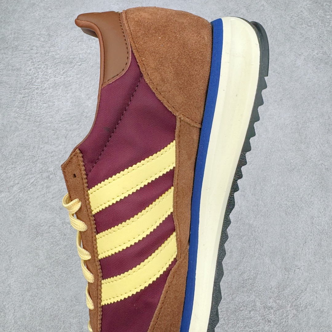 图片[7]-＃CS AD Wmns SL72 OG 系列德训足球风百搭低帮休闲运动板鞋 IE3425 采用高弹EVA+MODEL+RB三层组合底 区别市面RB一体大底 三层组合鞋底重量与原鞋一致 Originals 将有「T 头鞋」造型的诞生于 1972 年的 SL72 鞋款复刻带回 各位买鞋又有新选择了 1972 年 SL72 问世后 引领了后来阿迪达斯的跑鞋发展方向 其中「SL」代表了 Super Light 彰显了产品轻便的特性 1972 年 SL72 问世后 引领了后来阿迪达斯的跑鞋发展方向 其中「SL」代表了 Super Light 彰显了产品轻便的特性 这次 Originals 延续其轻质经典的基因 带来男女两款 SL72 男生款带来 SL72 RS 鞋型 RS 意为 Reshaped（重塑）鞋款在保留了经典的外观基础上 在尼龙材质里增加了填充物 使鞋型更加挺立和饱满 鞋头则更加圆润 鞋底的 EVA 材质则增加了鞋款的高度 女生款则带来 SL72 OG W 鞋型 OG 顾名思义则是致敬经典款式 相较于 RS（Reshaped）鞋款 鞋身更加纤细 其整体鞋身轮廓、线条、细节、材质上尊崇 70 年代 SL72 的设计 还原经典味道 尺码：36 36⅔ 37⅓ 38 38⅔ 39⅓ 40 40⅔ 41⅓ 42 42⅔ 43⅓ 44 44⅔ 45-选品中心