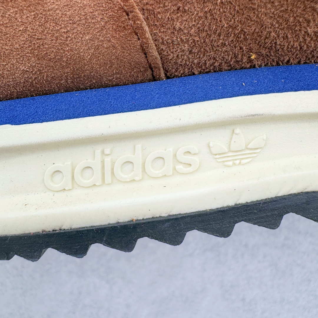 图片[17]-＃CS AD Wmns SL72 OG 系列德训足球风百搭低帮休闲运动板鞋 IE3425 采用高弹EVA+MODEL+RB三层组合底 区别市面RB一体大底 三层组合鞋底重量与原鞋一致 Originals 将有「T 头鞋」造型的诞生于 1972 年的 SL72 鞋款复刻带回 各位买鞋又有新选择了 1972 年 SL72 问世后 引领了后来阿迪达斯的跑鞋发展方向 其中「SL」代表了 Super Light 彰显了产品轻便的特性 1972 年 SL72 问世后 引领了后来阿迪达斯的跑鞋发展方向 其中「SL」代表了 Super Light 彰显了产品轻便的特性 这次 Originals 延续其轻质经典的基因 带来男女两款 SL72 男生款带来 SL72 RS 鞋型 RS 意为 Reshaped（重塑）鞋款在保留了经典的外观基础上 在尼龙材质里增加了填充物 使鞋型更加挺立和饱满 鞋头则更加圆润 鞋底的 EVA 材质则增加了鞋款的高度 女生款则带来 SL72 OG W 鞋型 OG 顾名思义则是致敬经典款式 相较于 RS（Reshaped）鞋款 鞋身更加纤细 其整体鞋身轮廓、线条、细节、材质上尊崇 70 年代 SL72 的设计 还原经典味道 尺码：36 36⅔ 37⅓ 38 38⅔ 39⅓ 40 40⅔ 41⅓ 42 42⅔ 43⅓ 44 44⅔ 45-选品中心