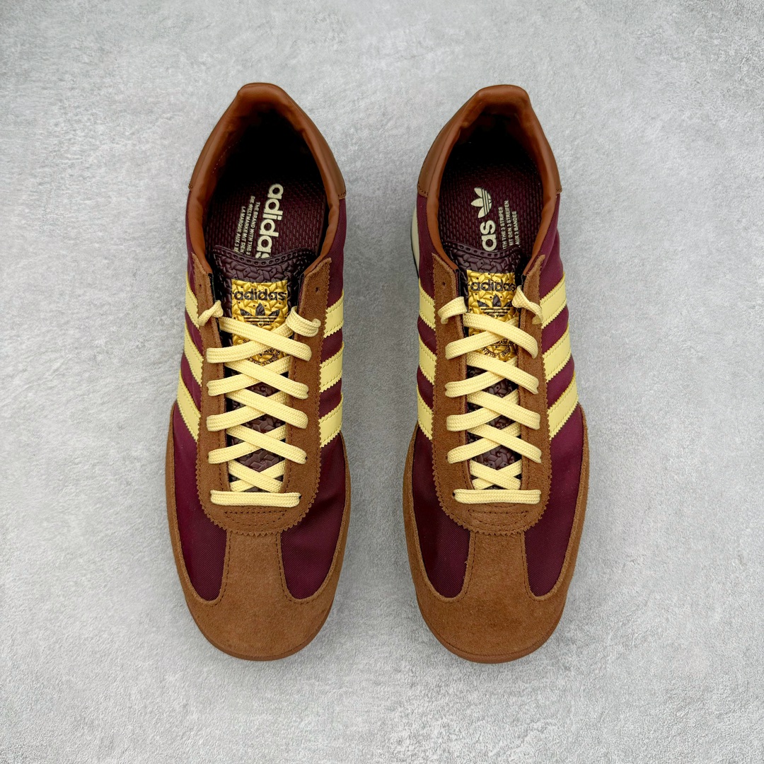 图片[2]-＃CS AD Wmns SL72 OG 系列德训足球风百搭低帮休闲运动板鞋 IE3425 采用高弹EVA+MODEL+RB三层组合底 区别市面RB一体大底 三层组合鞋底重量与原鞋一致 Originals 将有「T 头鞋」造型的诞生于 1972 年的 SL72 鞋款复刻带回 各位买鞋又有新选择了 1972 年 SL72 问世后 引领了后来阿迪达斯的跑鞋发展方向 其中「SL」代表了 Super Light 彰显了产品轻便的特性 1972 年 SL72 问世后 引领了后来阿迪达斯的跑鞋发展方向 其中「SL」代表了 Super Light 彰显了产品轻便的特性 这次 Originals 延续其轻质经典的基因 带来男女两款 SL72 男生款带来 SL72 RS 鞋型 RS 意为 Reshaped（重塑）鞋款在保留了经典的外观基础上 在尼龙材质里增加了填充物 使鞋型更加挺立和饱满 鞋头则更加圆润 鞋底的 EVA 材质则增加了鞋款的高度 女生款则带来 SL72 OG W 鞋型 OG 顾名思义则是致敬经典款式 相较于 RS（Reshaped）鞋款 鞋身更加纤细 其整体鞋身轮廓、线条、细节、材质上尊崇 70 年代 SL72 的设计 还原经典味道 尺码：36 36⅔ 37⅓ 38 38⅔ 39⅓ 40 40⅔ 41⅓ 42 42⅔ 43⅓ 44 44⅔ 45-选品中心