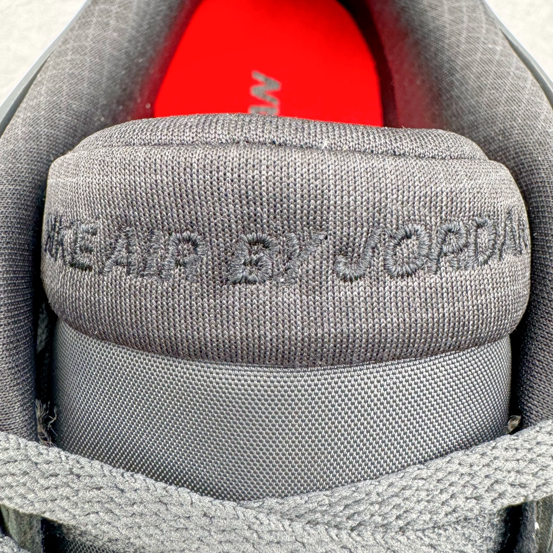 图片[15]-＃Lw纯原 Air Jordan AJ4 RM 重制版低帮复古篮球鞋 HF4334-004 采用了低帮的设计 并保留了众多AJ4的经典元素 鞋身以皮革、麂皮材质拼接打造 AJ4经典的TPU材质延伸至后跟 增强鞋款稳定性 而鞋身侧面的网格设计则被取消 尾部的NIKE AIR标志也得到保留 并同时带有飞人logo 中底部分同样搭载了可视AIR气垫 鞋底采用米白色中底和外底呈现 为整个设计收尾 尺码：36 36.5 37.5 38 38.5 39 40 40.5 41 42 42.5 43 44 44.5 45 46 47.5-选品中心