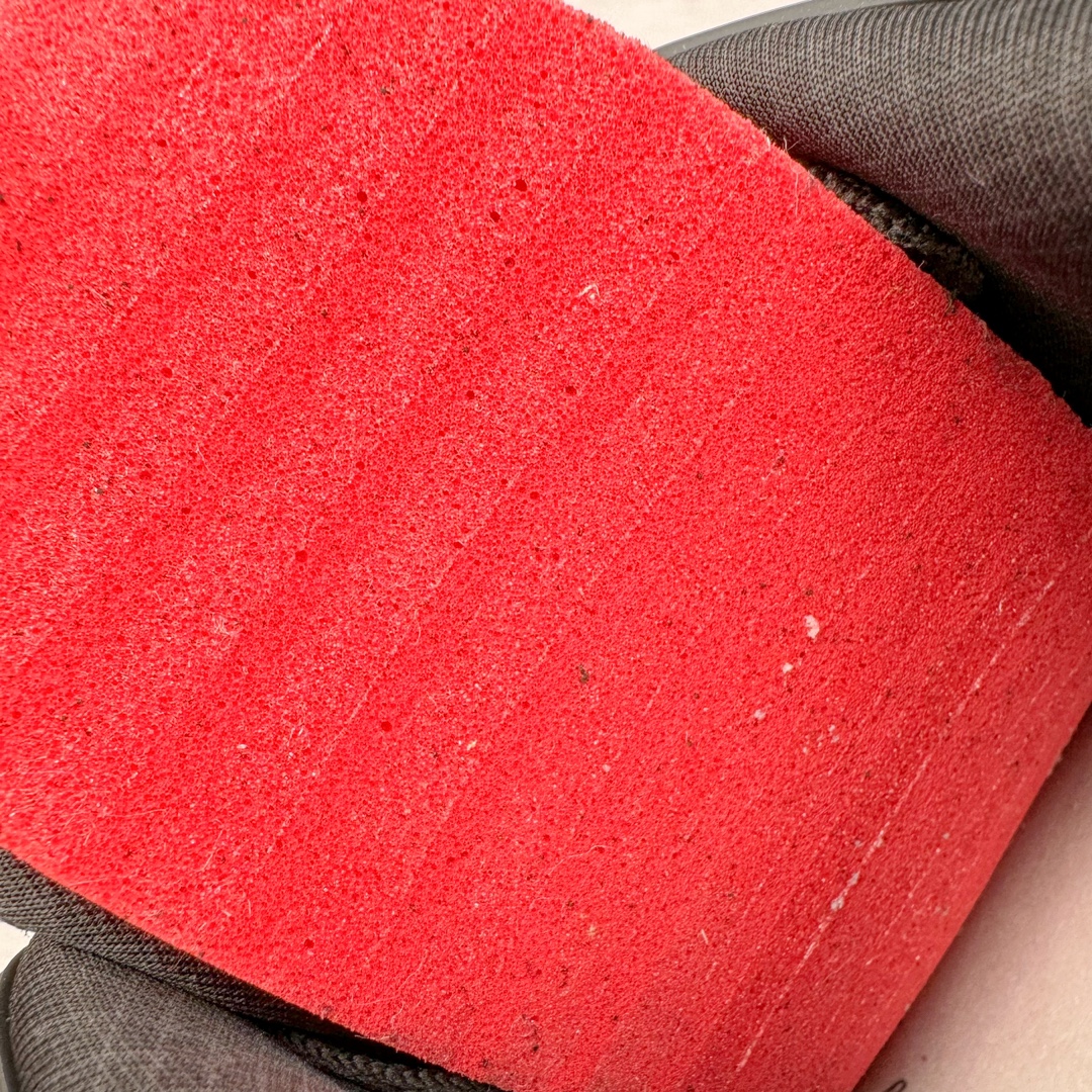 图片[19]-＃Lw纯原 Air Jordan AJ4 RM 重制版低帮复古篮球鞋 HF4334-004 采用了低帮的设计 并保留了众多AJ4的经典元素 鞋身以皮革、麂皮材质拼接打造 AJ4经典的TPU材质延伸至后跟 增强鞋款稳定性 而鞋身侧面的网格设计则被取消 尾部的NIKE AIR标志也得到保留 并同时带有飞人logo 中底部分同样搭载了可视AIR气垫 鞋底采用米白色中底和外底呈现 为整个设计收尾 尺码：36 36.5 37.5 38 38.5 39 40 40.5 41 42 42.5 43 44 44.5 45 46 47.5-选品中心